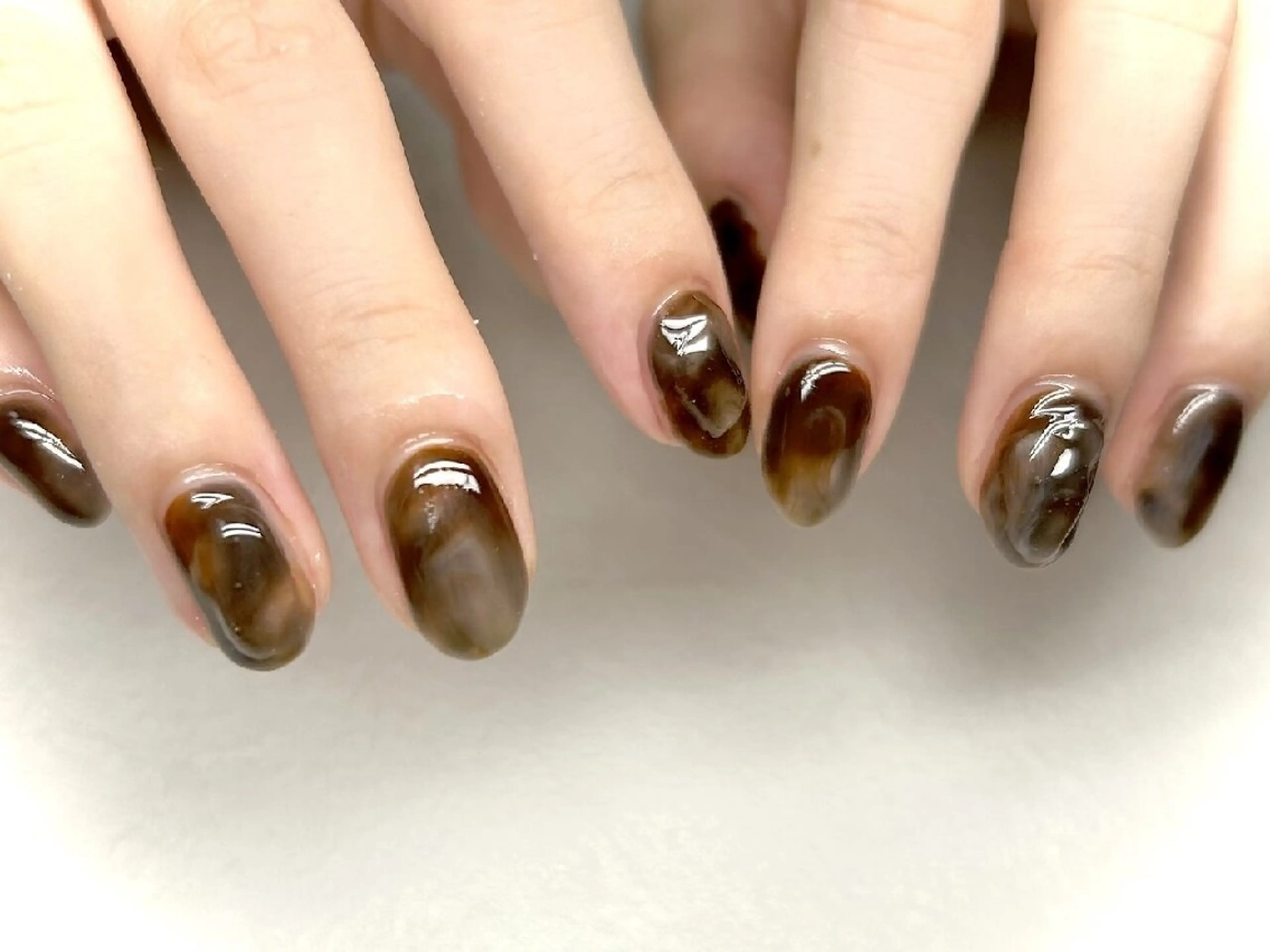 ネイル ブラウン クリアネイル ニュアンスネイル ぷっくりネイル ハンドネイル JULIE NAILのネイルデザイン