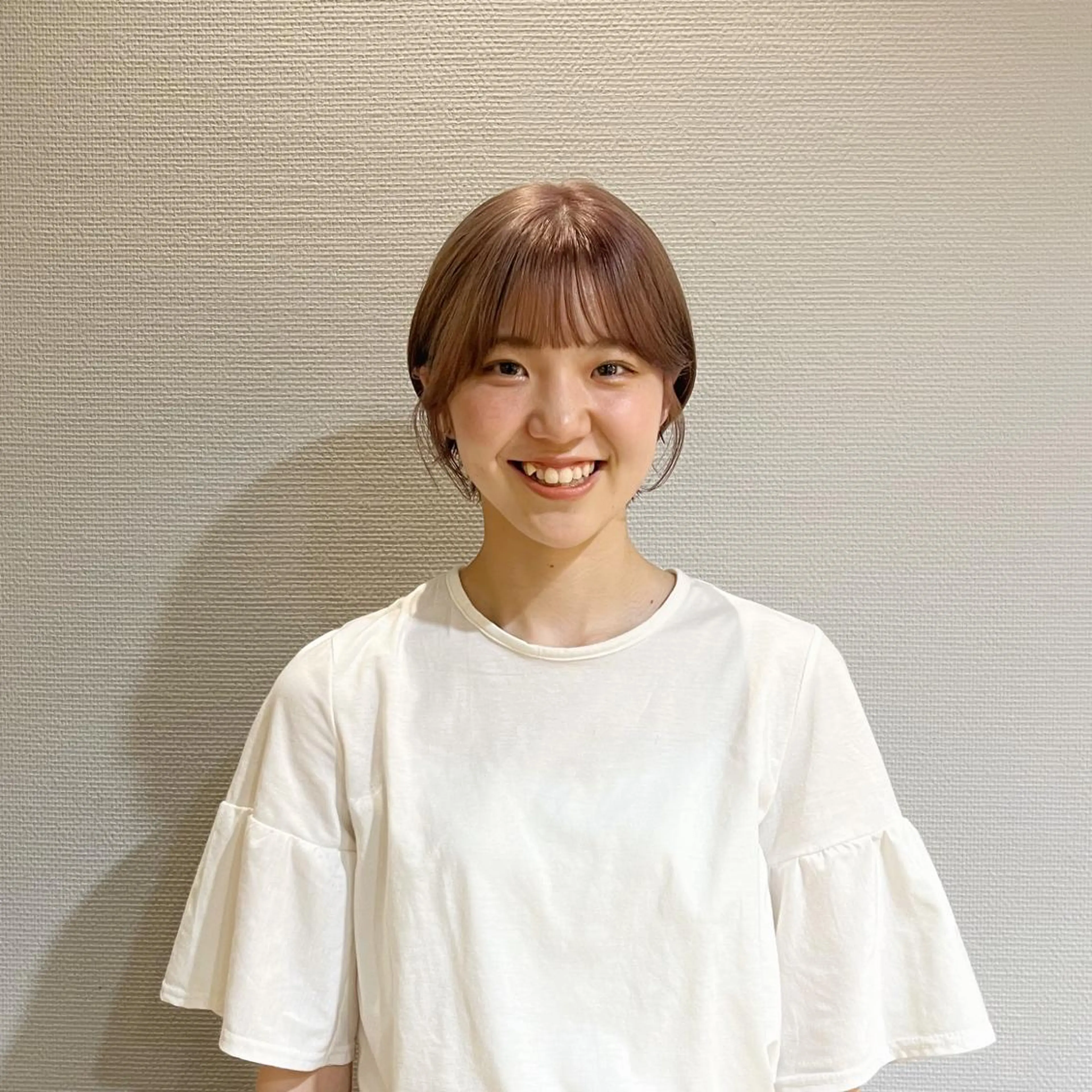 ショート カラー 丸みショート ベージュカラー グレージュ ハイトーンカラー ラベンダーカラー かわい りほのヘアスタイル