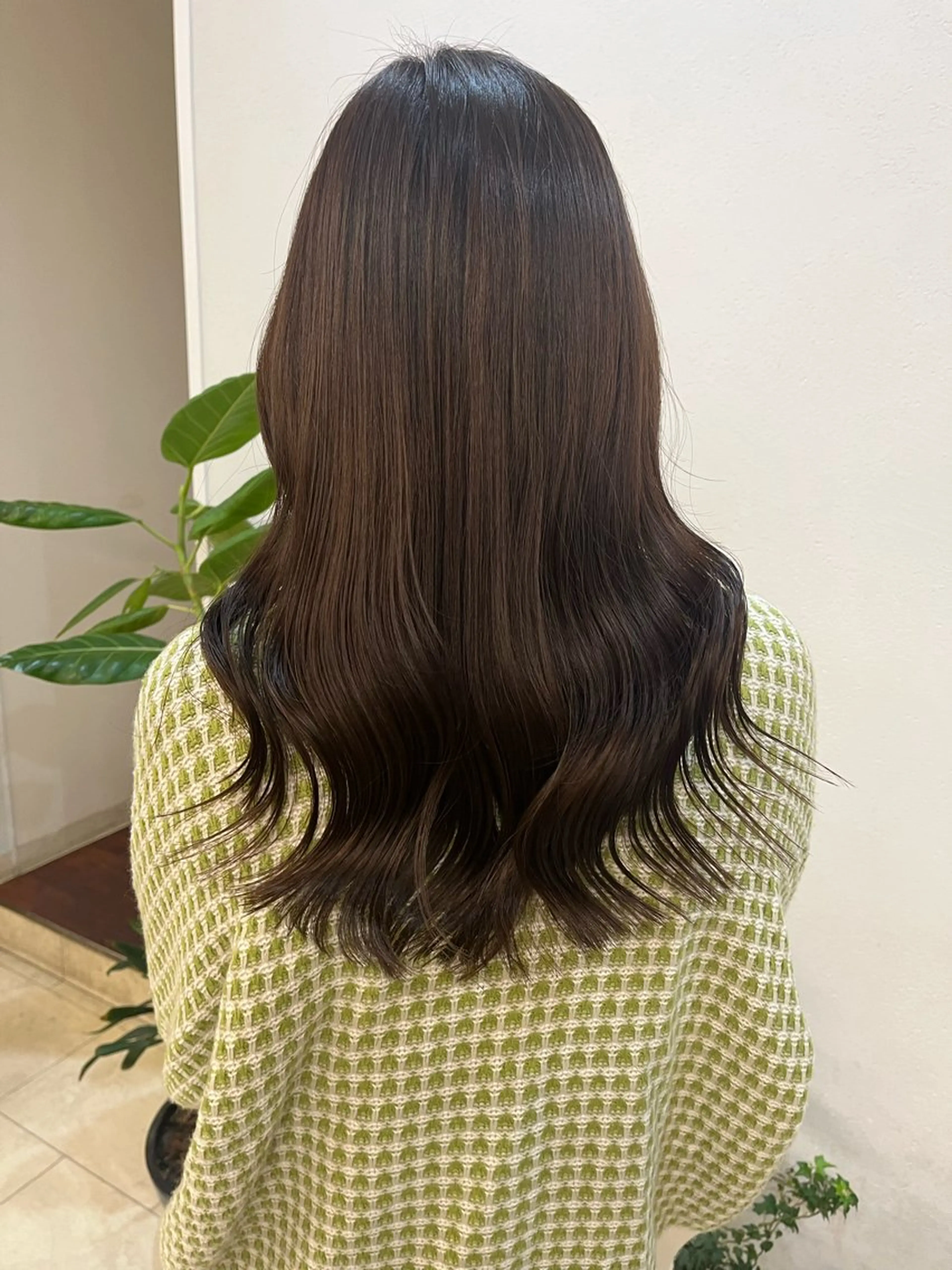 ロング ヘアカラー 透明感カラー✨ 縮毛矯正のヘアスタイル