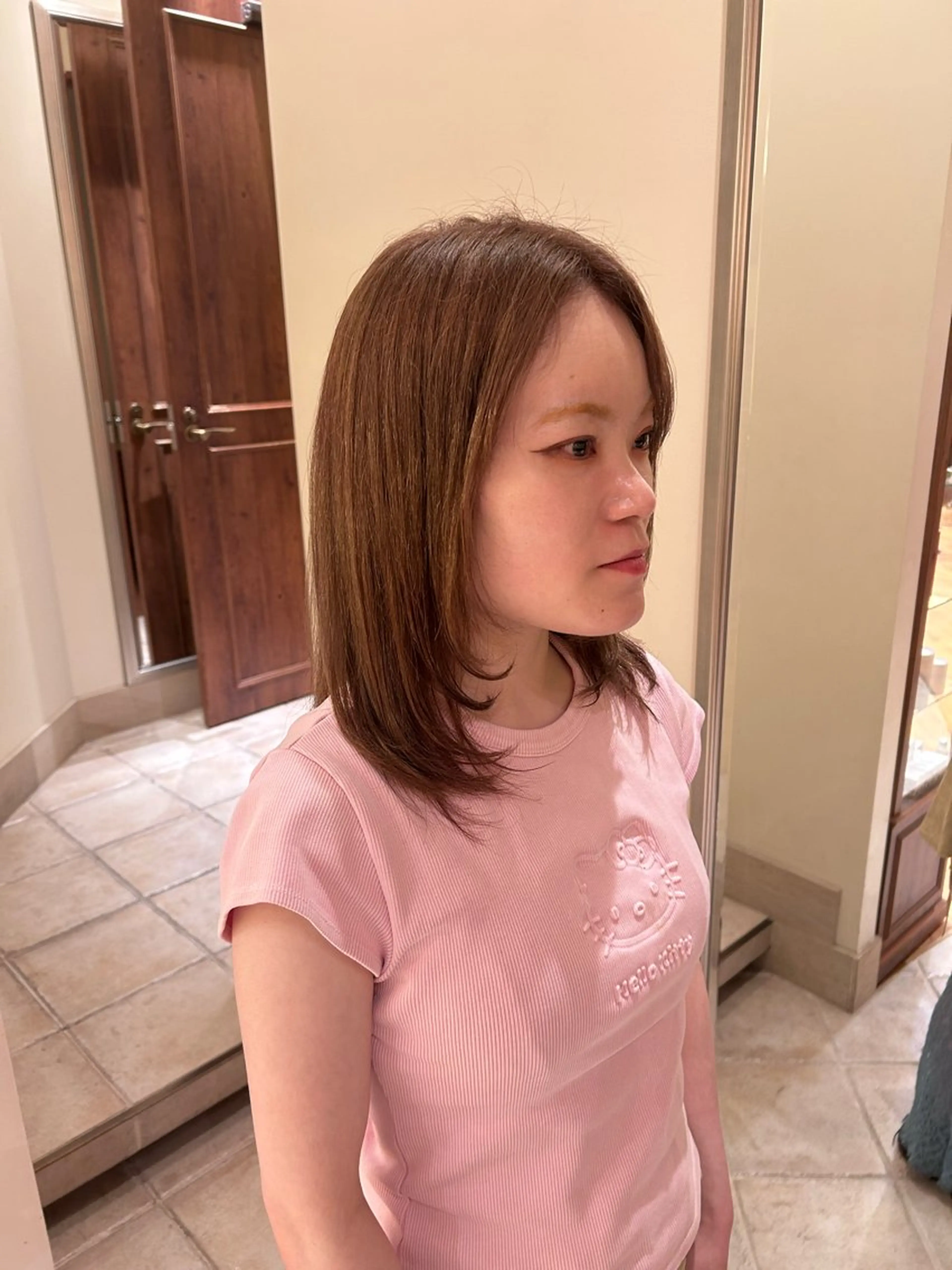 ミディアム ピンクブラウン ヘアカラー 【ストレート】 平野枝莉のヘアスタイル