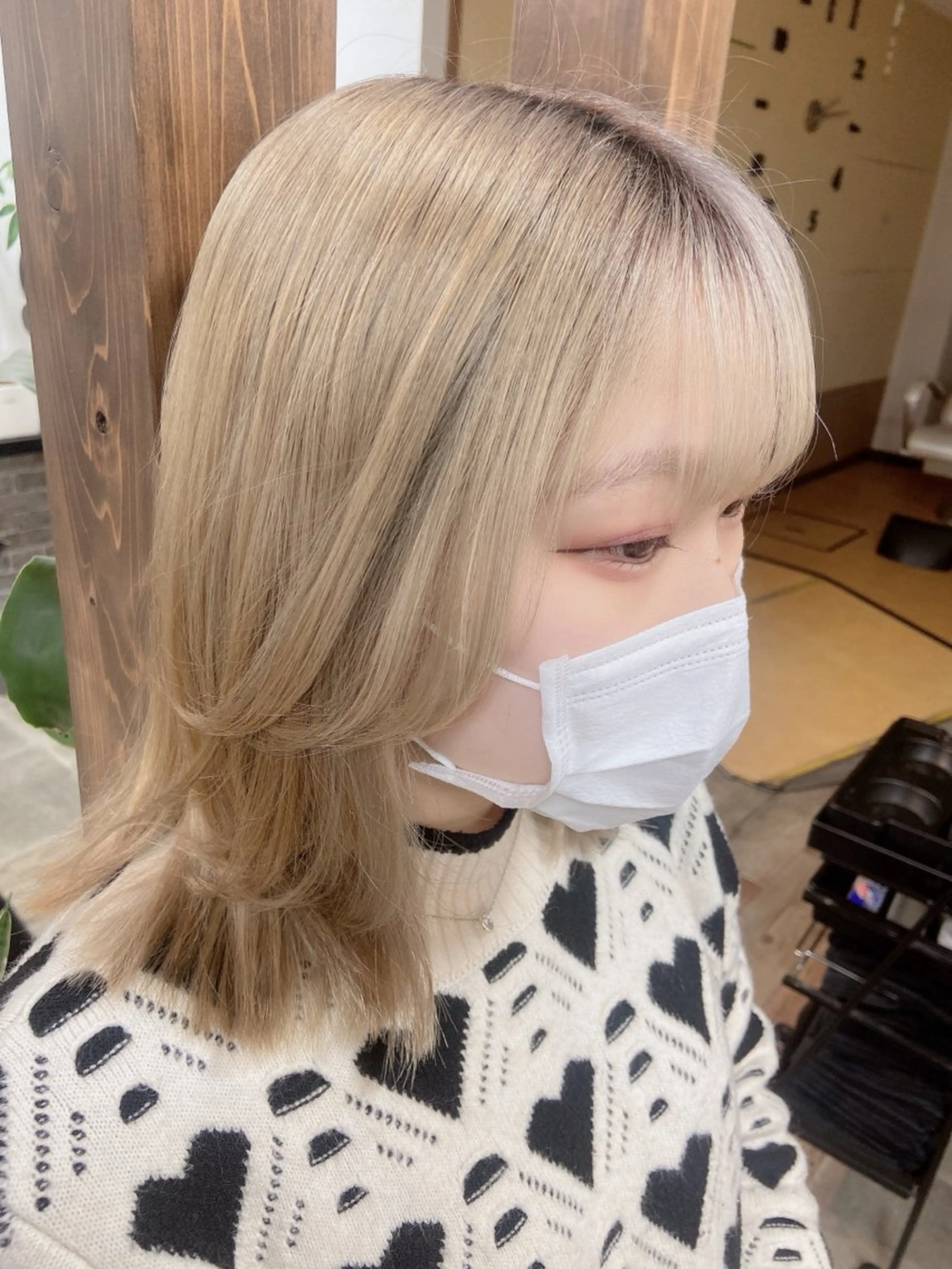 ミディアム カラー ヘアアレンジ ハイトーンカラー レイヤーカット カット ヘアカラー イツキ🌕デザインカ ラー🥨髪質改善🫧のヘアスタイル