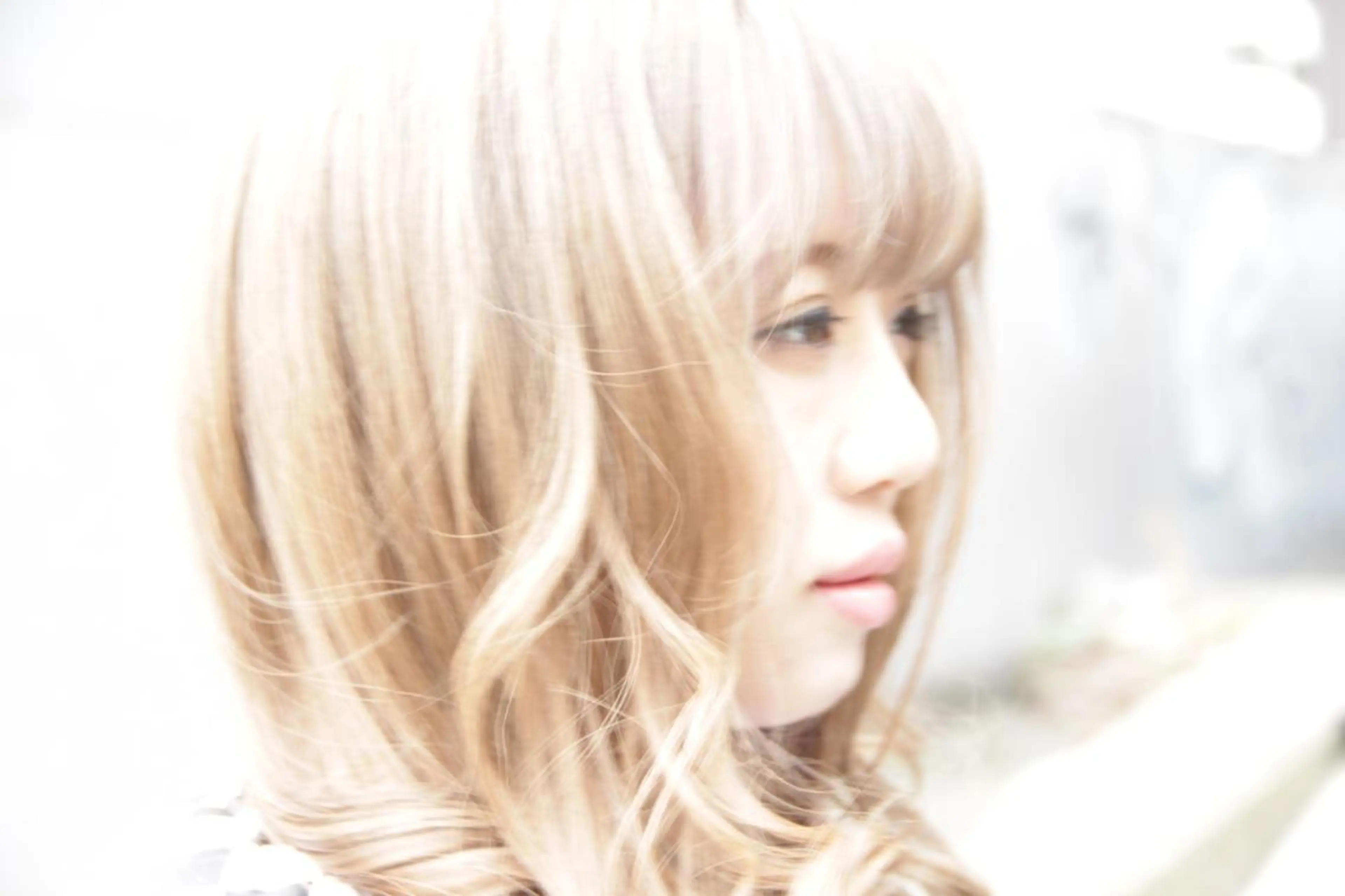 THE 透明感◎ブリーチ＋カラー+選べるTrの写真