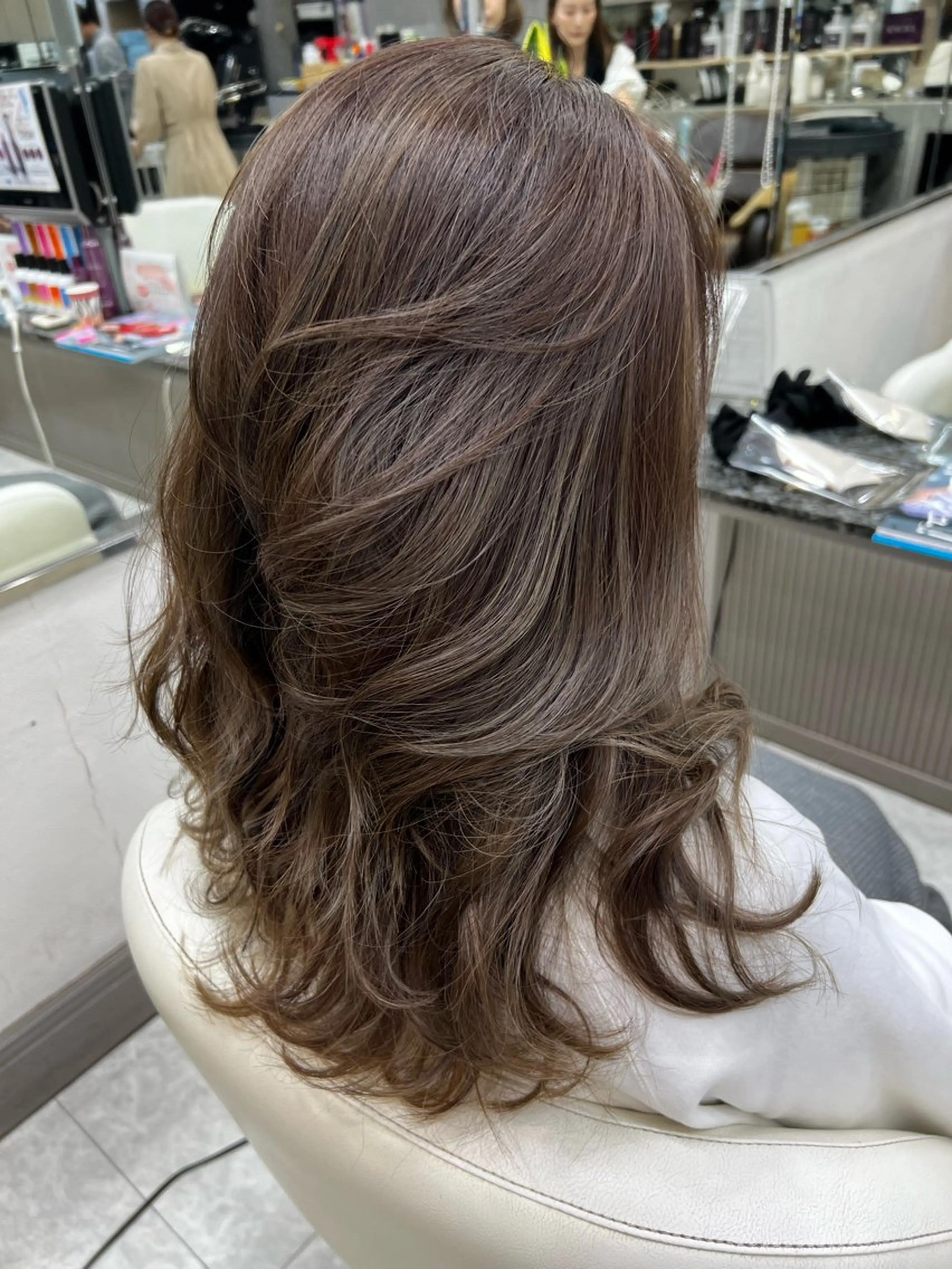 ロング カラー 黒髪 透明感カラー グラデーションカラー ハイライトカラー ハイライト 着付けアレンジ、スパ 定評あり◎タナカエミの眉毛・アイブロウイメージ