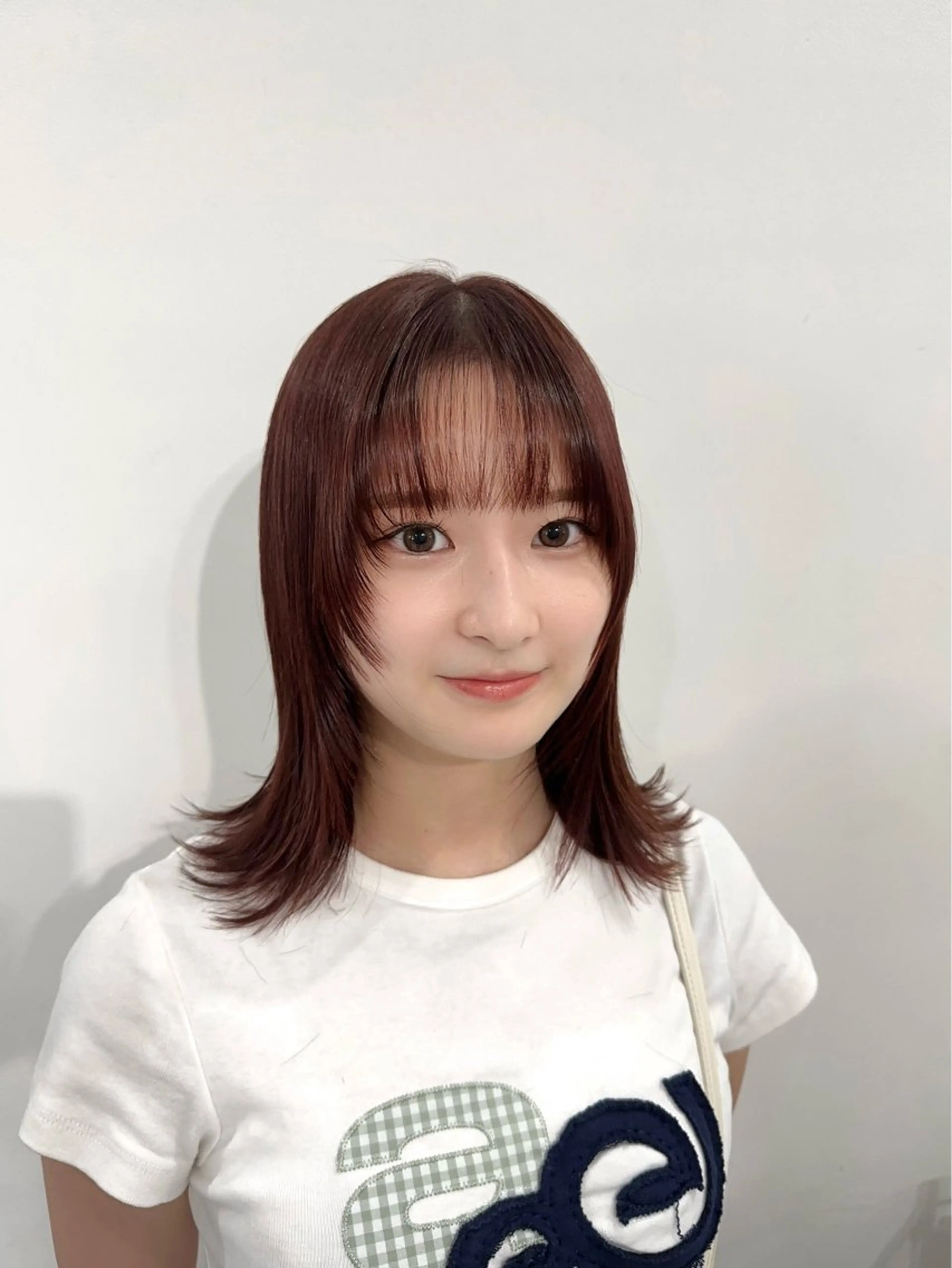 ミディアム ミディアムレイヤー レッドブラウン レイヤーカット 岡崎/レイヤーカット ／縮毛矯正/美髪のヘアスタイル