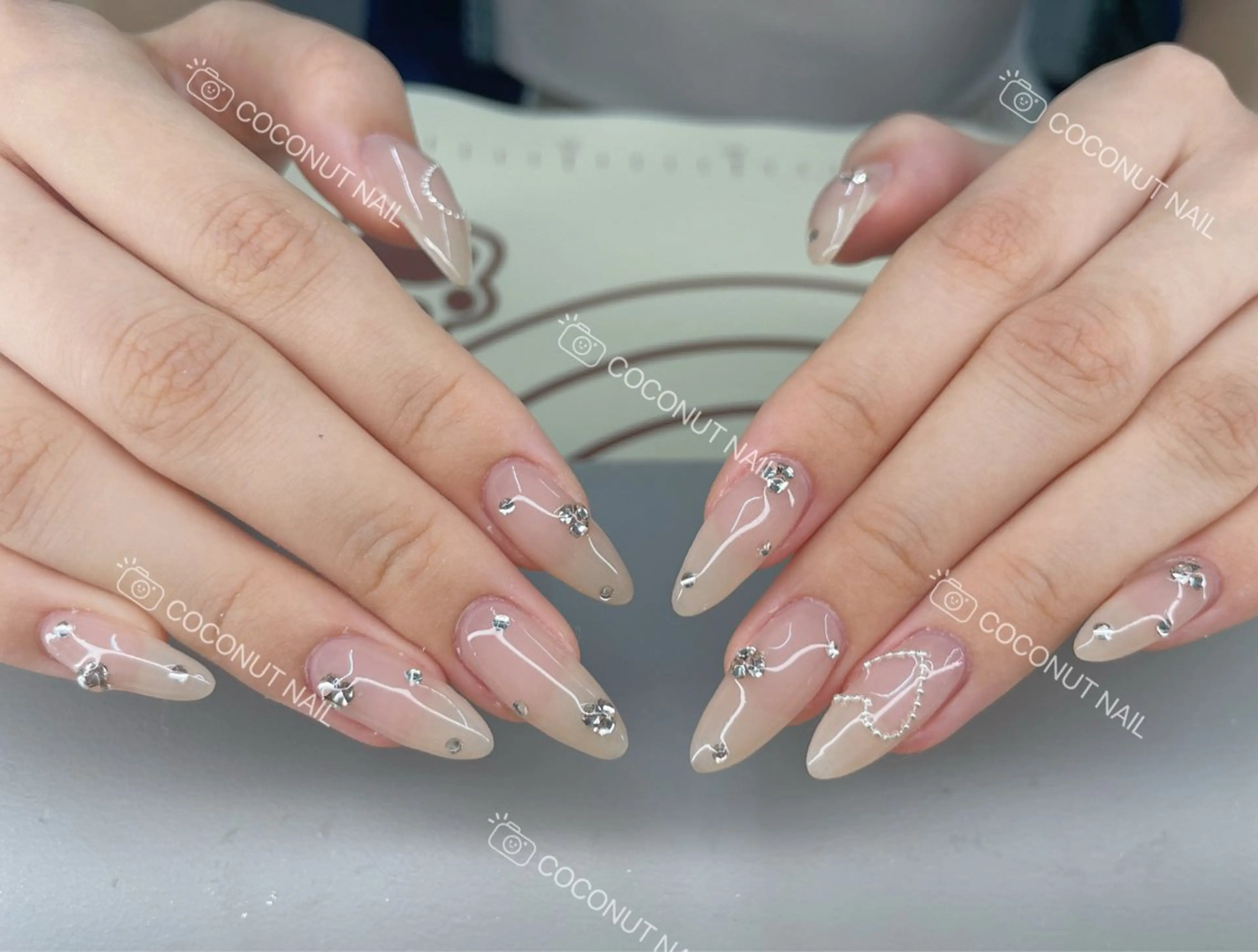ネイル ハンドネイル 神田 ココナッツのネイルデザイン