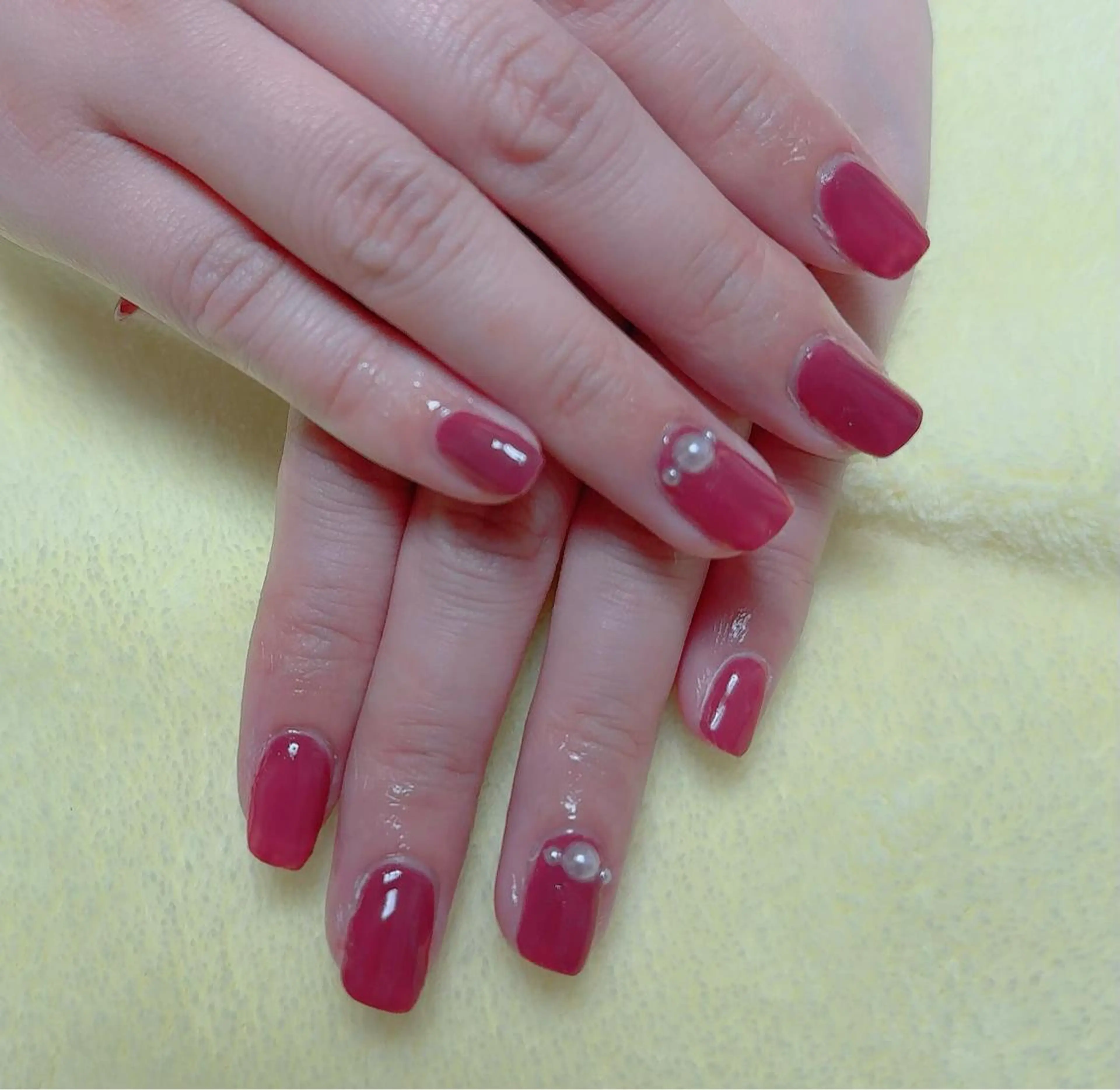 ネイル ジェルネイル ワンカラーネイル ストーンネイル ハンドネイル BLANC （ブラン）のネイルデザイン