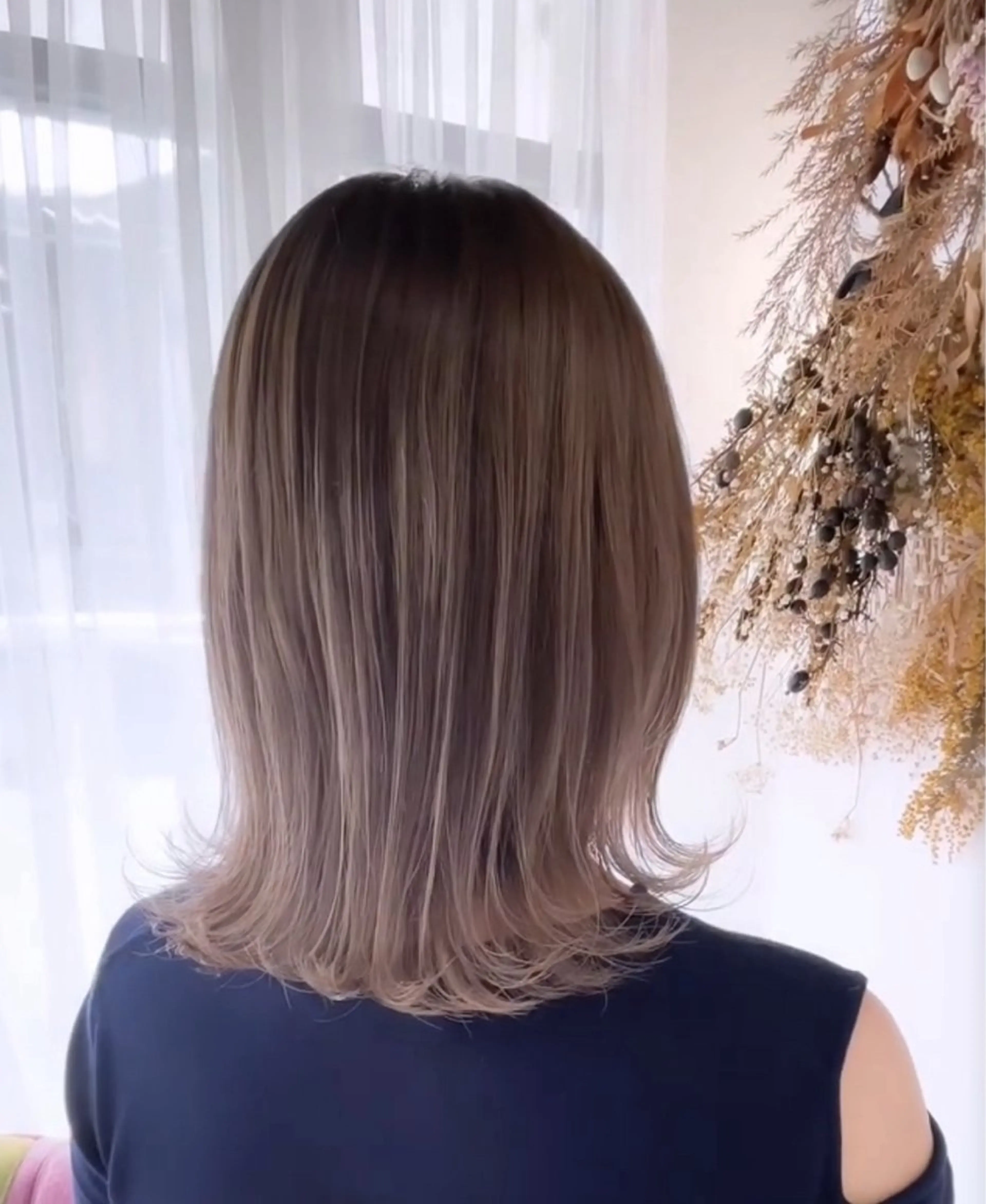 ミディアム カラー れい|髪質改善| カラー|高槻|大阪のヘアスタイル