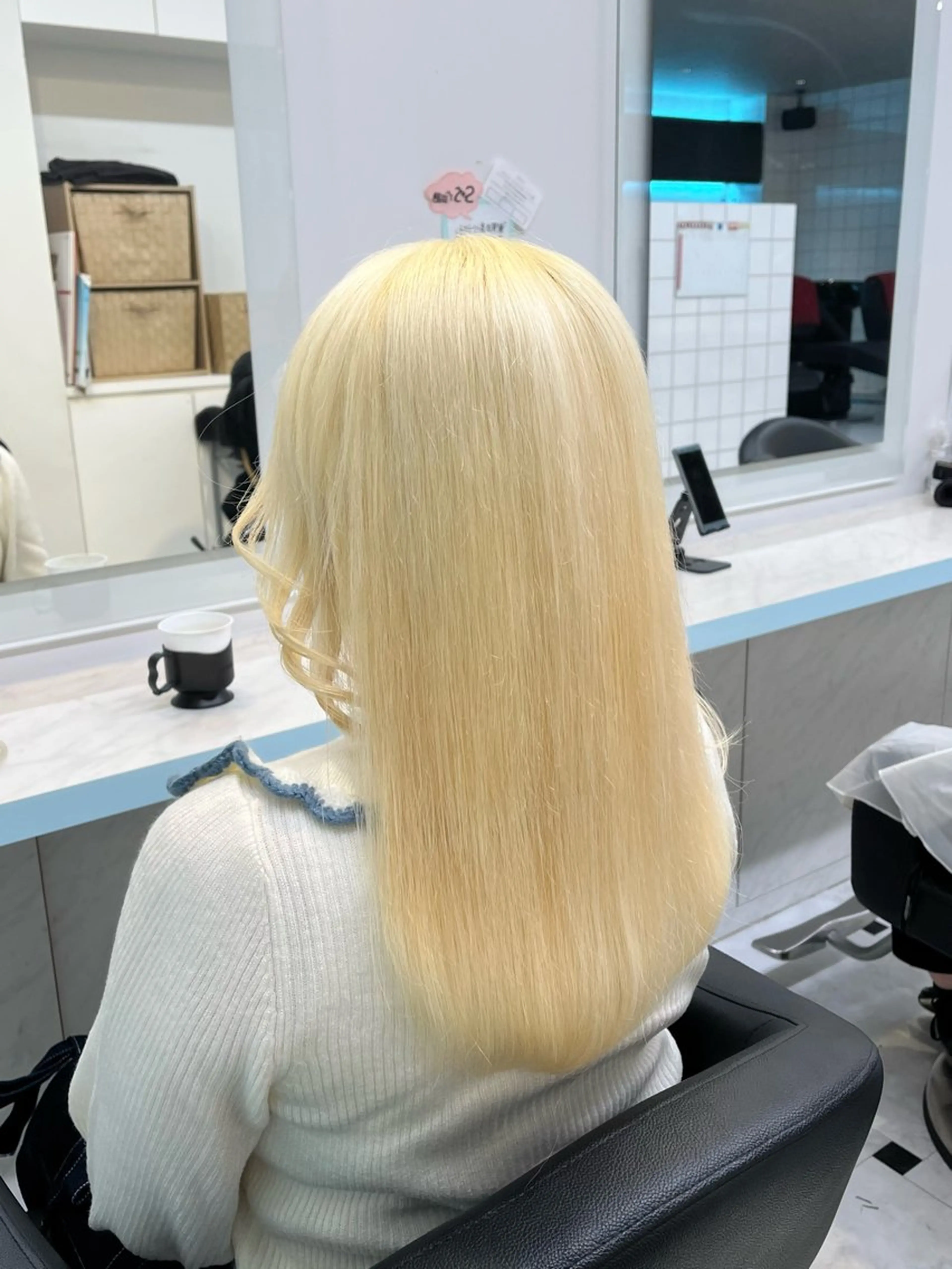 セミロング カラー ヘアカラー トリートメント ブリーチカラー 🩵MIZUKIのヘアスタイル