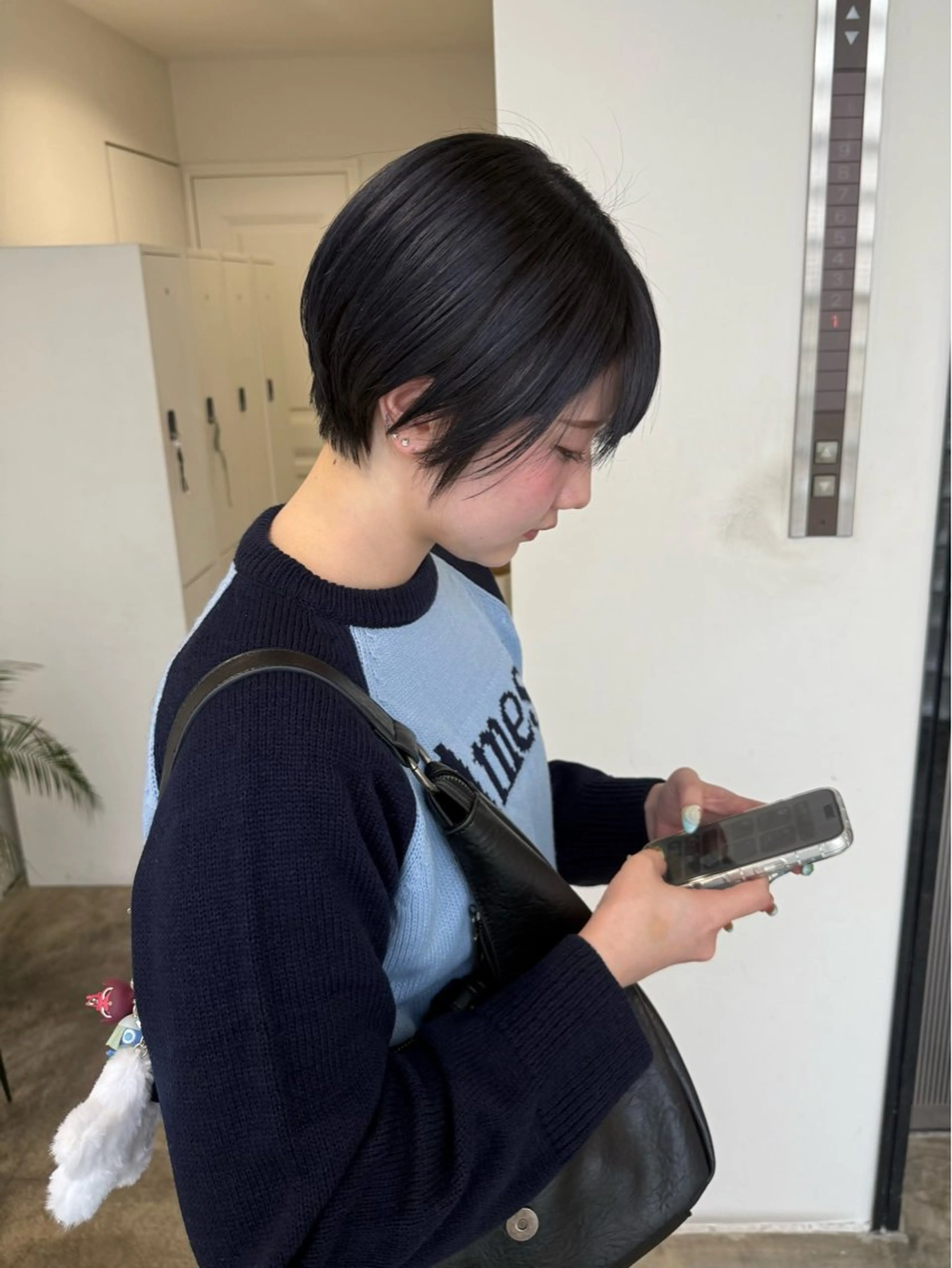 ショート カラー ネイビーカラー ショートヘア カット ヘアカラー トリートメント 🟡ひろの/ツヤ カラー/髪質改善🟡のヘアスタイル