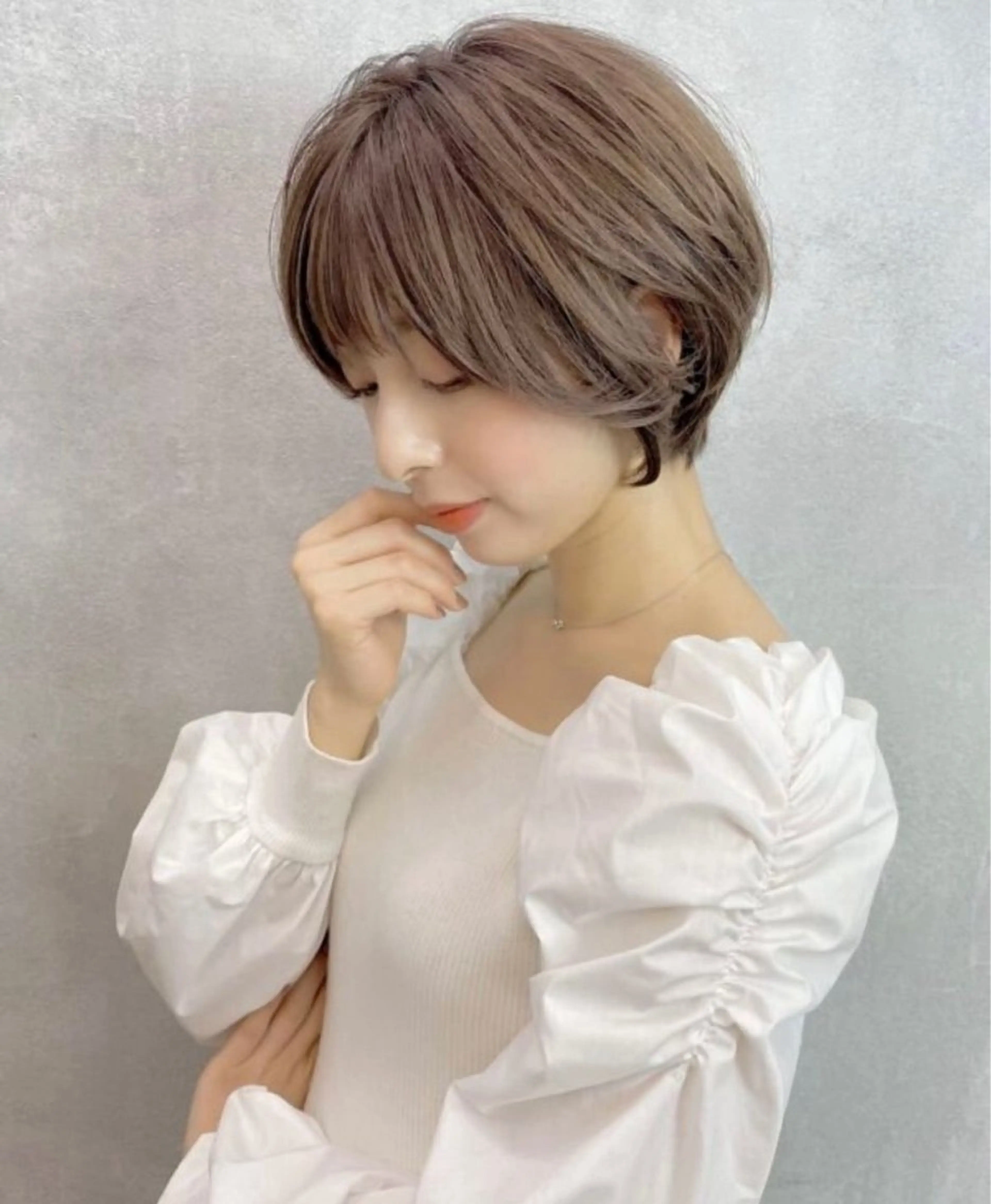 ショート カラー 白井 花穂のヘアスタイル