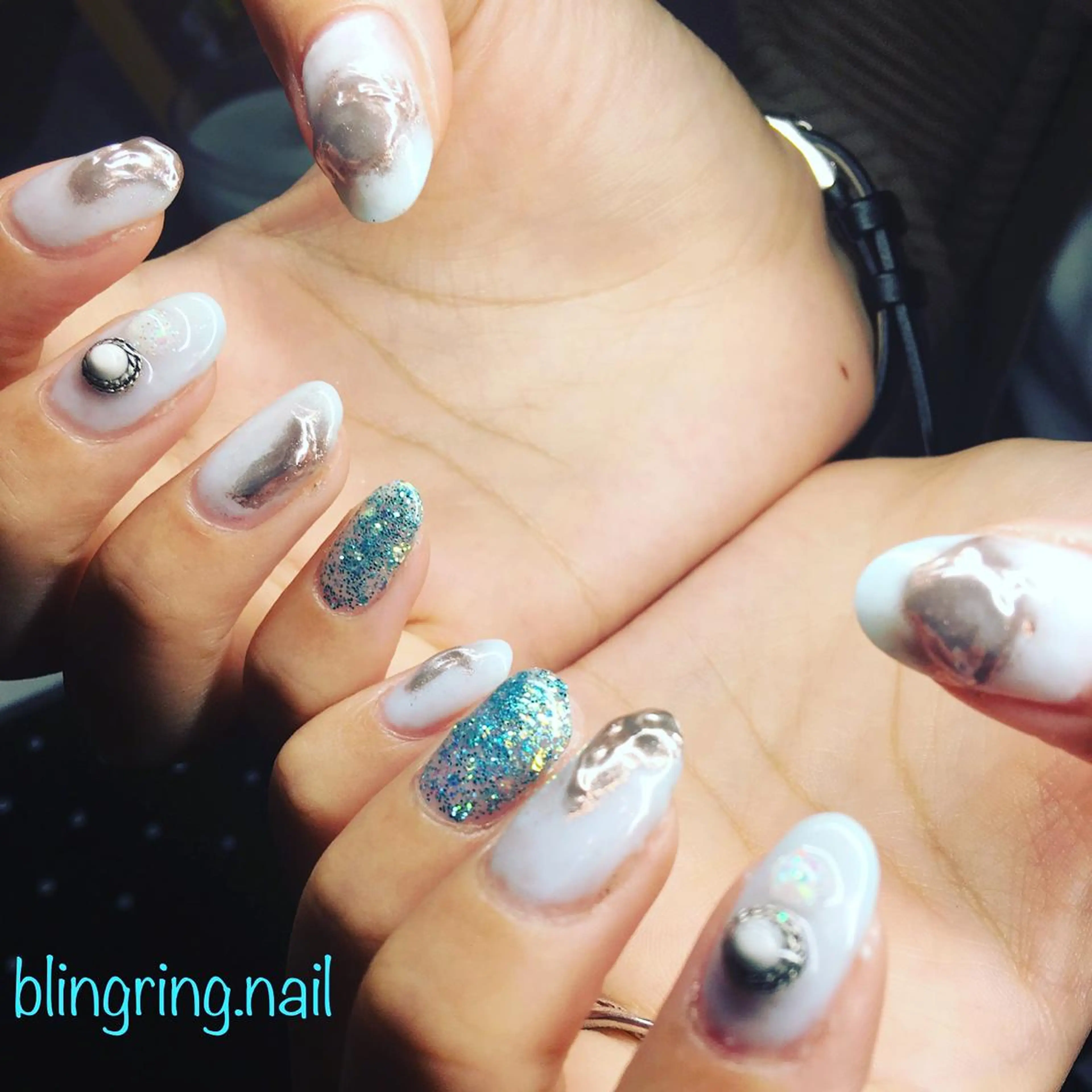 ネイル ミラーネイル ハンドネイル 🌈KANÅKO 🌈のネイルデザイン