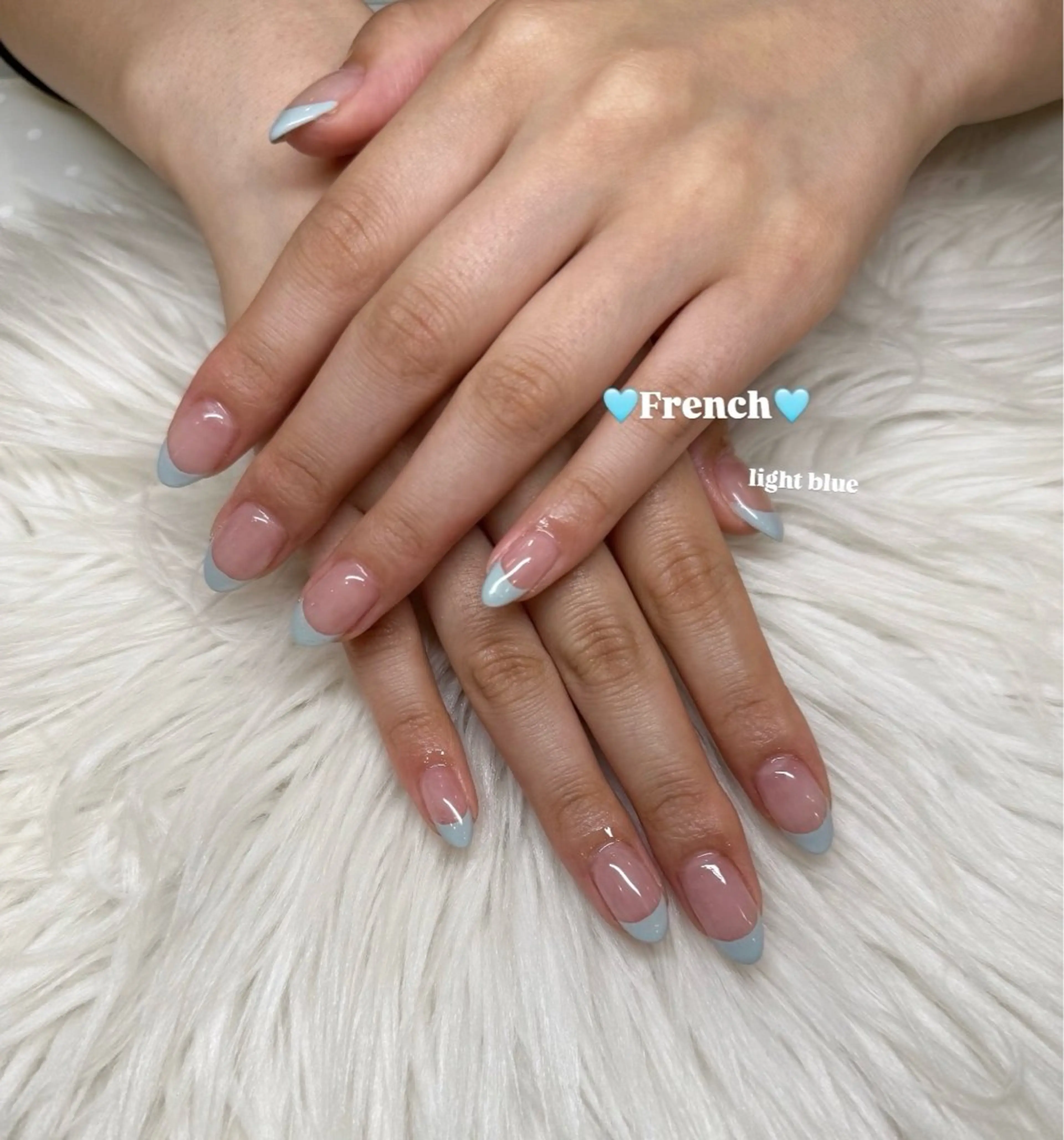 ネイル フレンチネイル グラデーション 水色 ラサンセリテ moekaのネイルデザイン