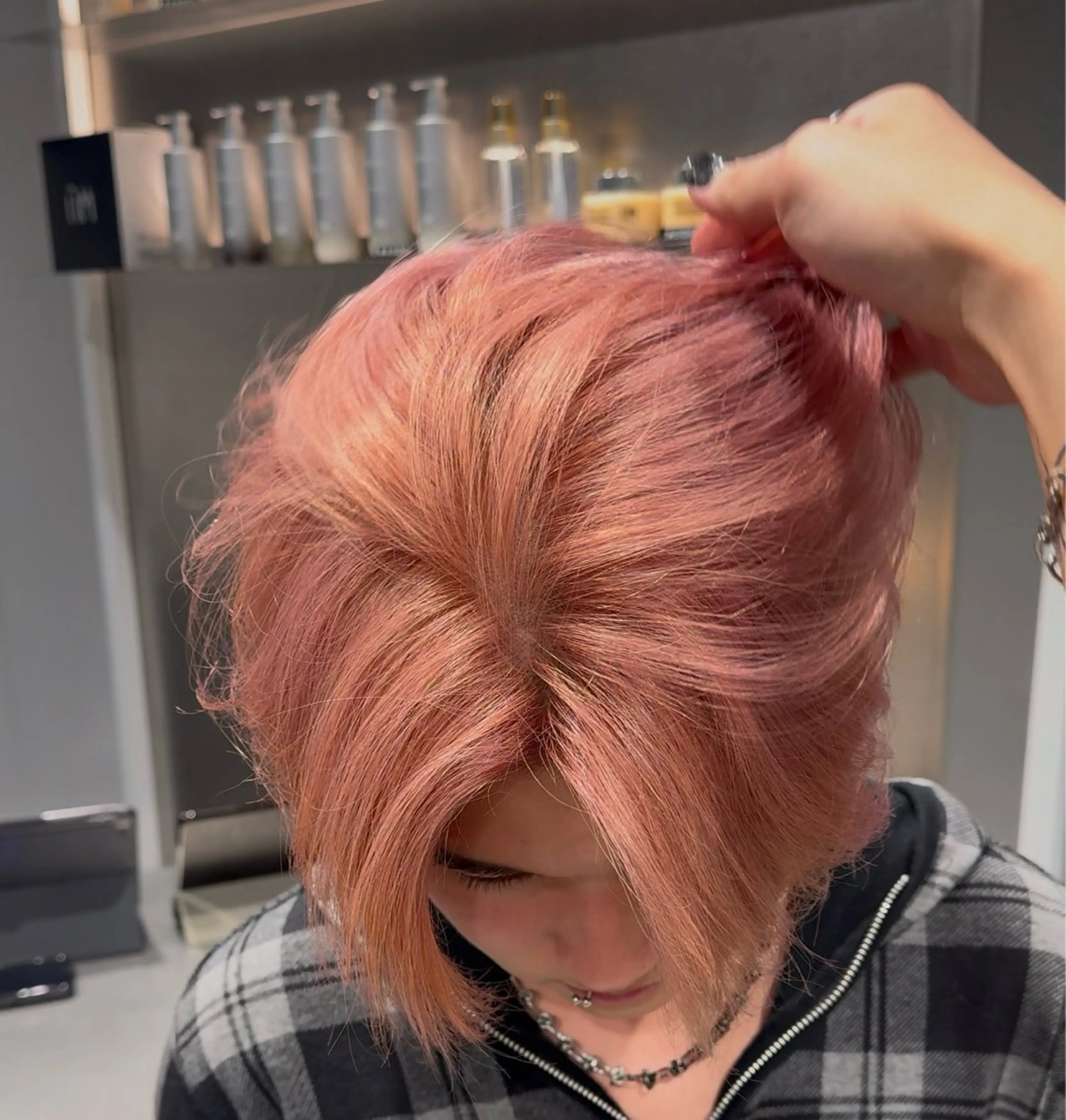 カラー メンズ ピンクカラー 佐々木 哲太のヘアスタイル
