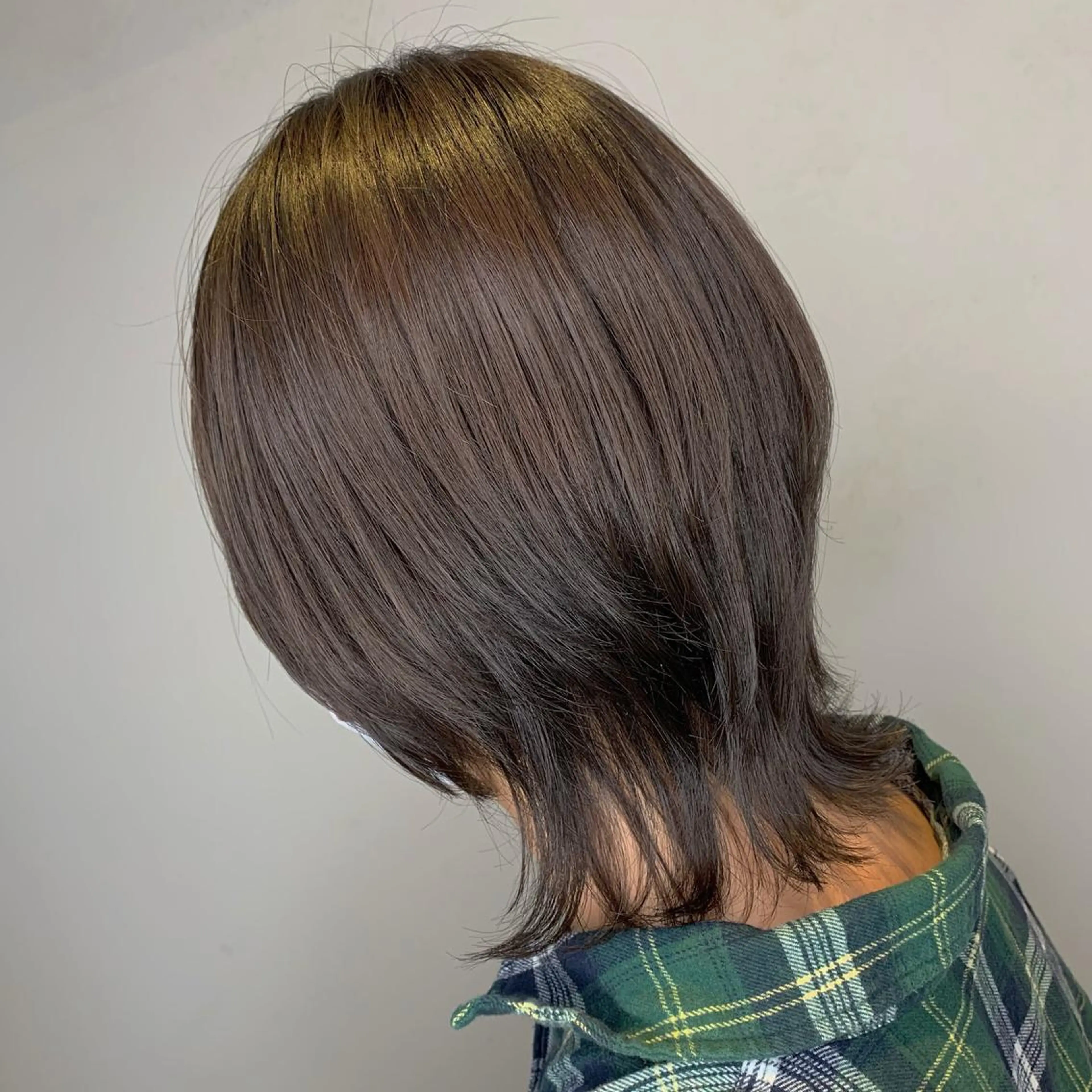 ショート カラー ダークグレー 中村 香菜のヘアスタイル