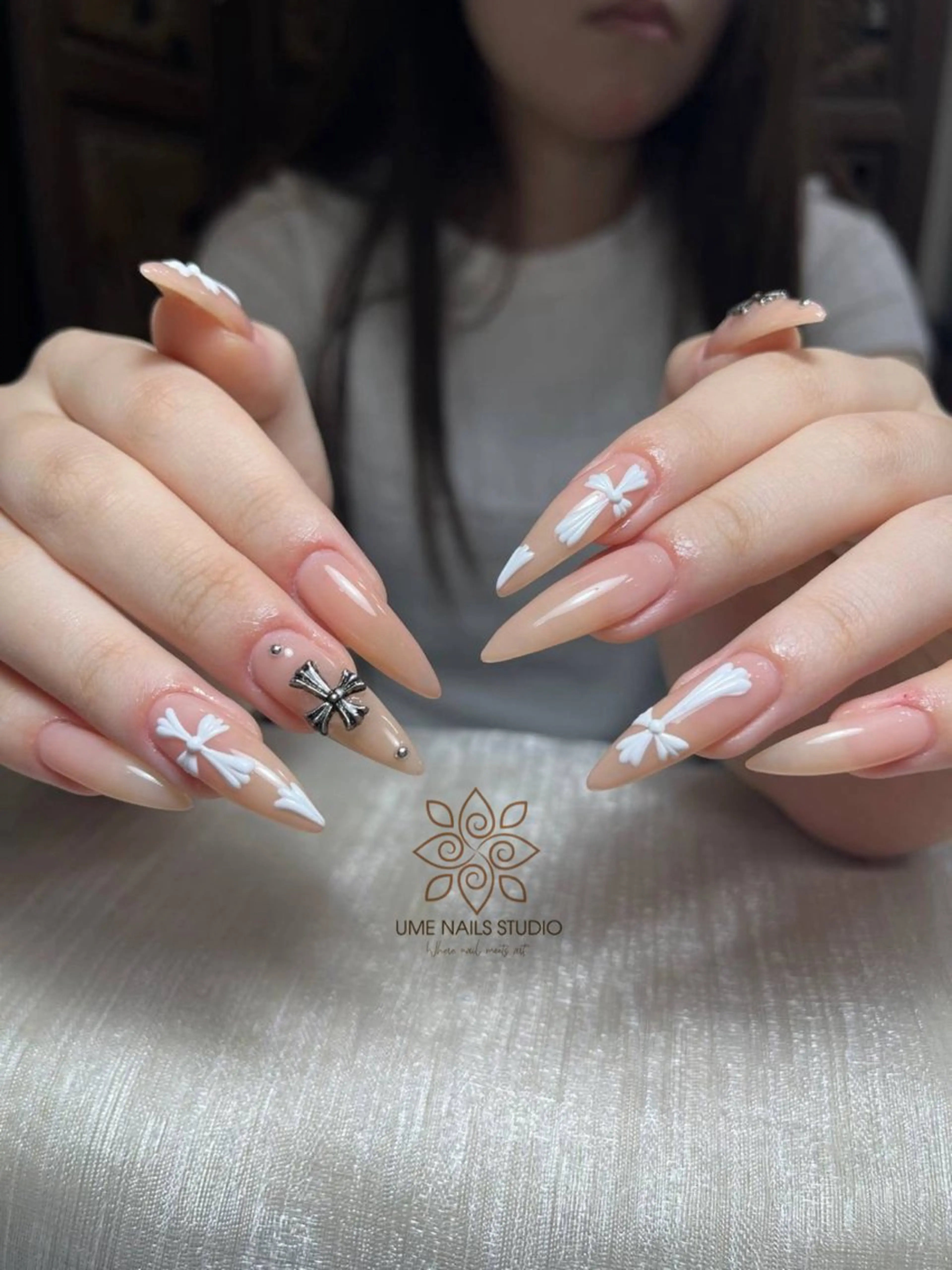ネイル チークネイル クリアネイル ガーリー キラキラネイル 韓国ネイル Ume Nail Studioのネイルデザイン