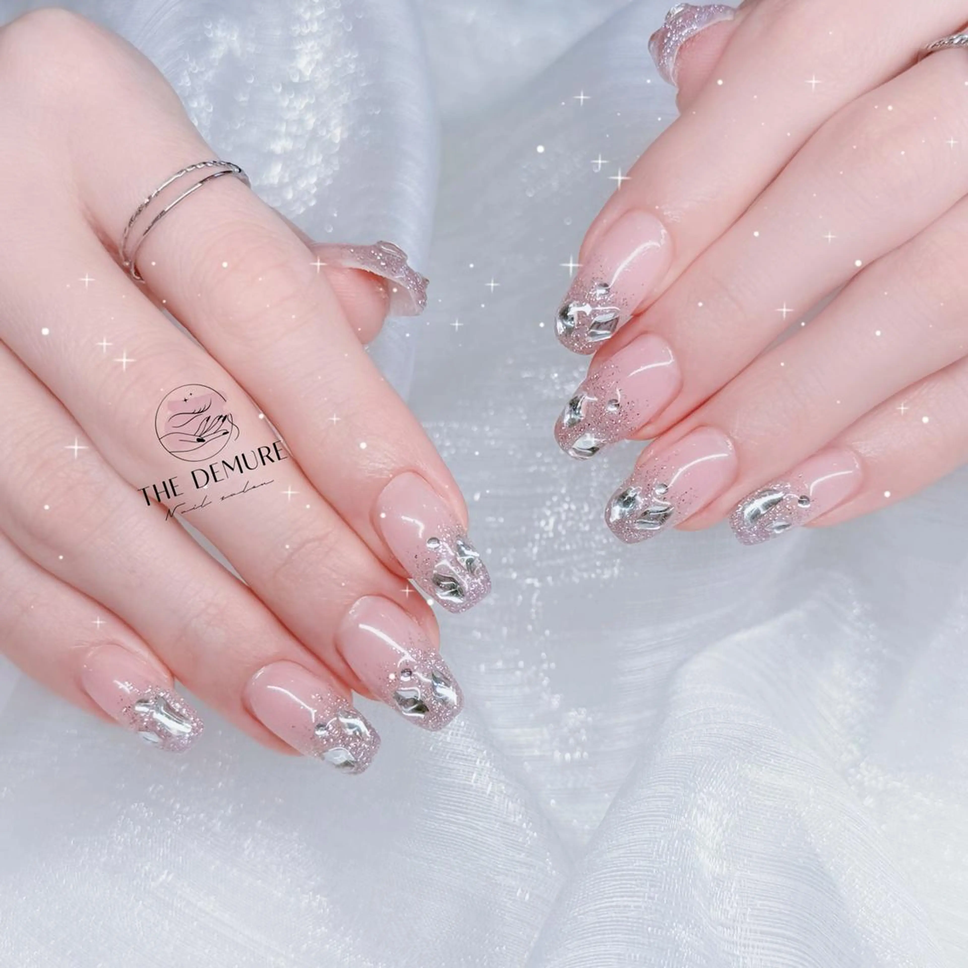 ネイル アートネイル フットネイル 韓国ネイル マグネットネイル オフィスネイル ハンドネイル ハンドケア NailDemure 【銀座店】のネイルデザイン