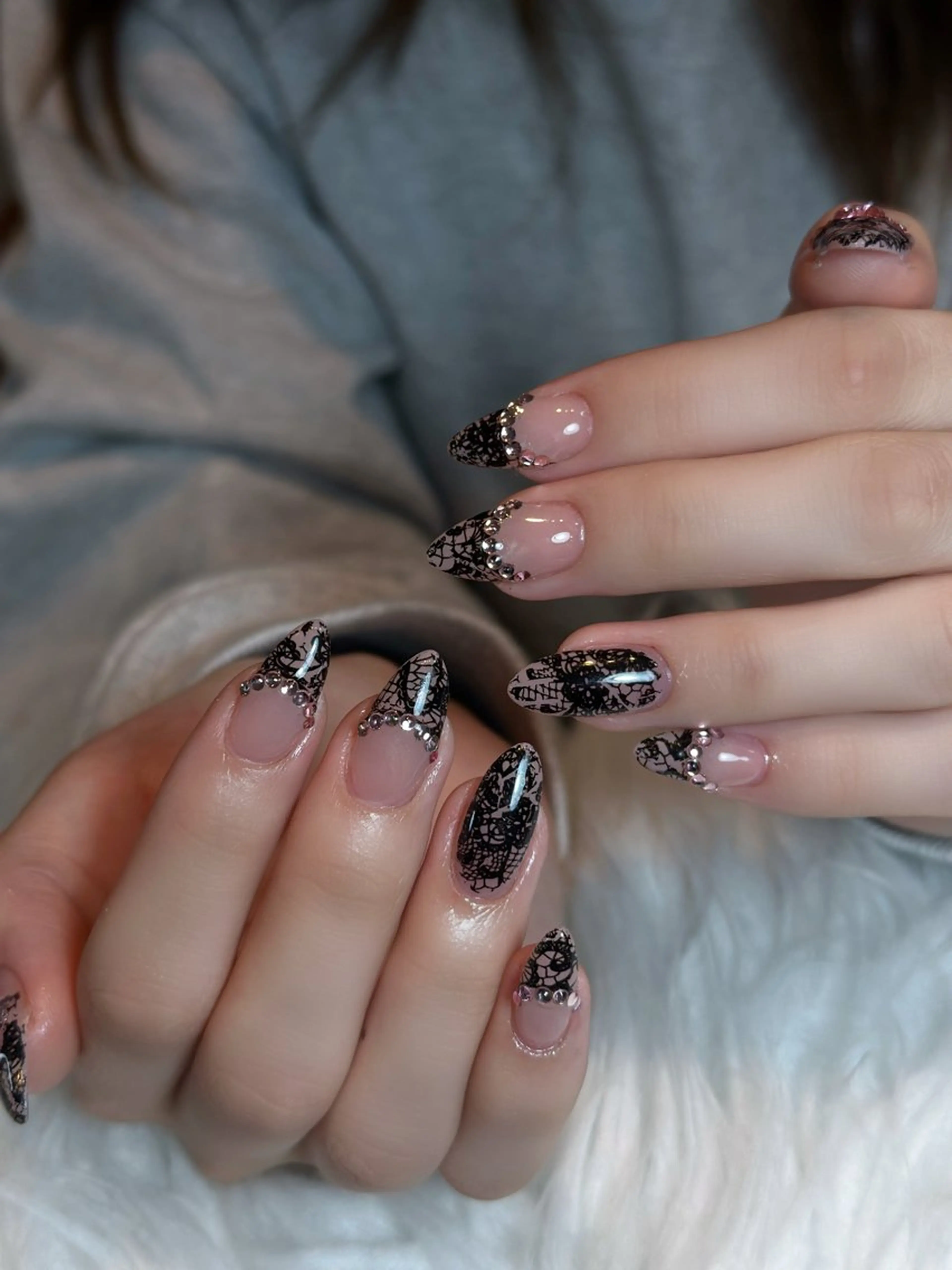 ネイル オーロラネイル ボルドー ブラウン 氷ネイル・うるうるネイル キラキラネイル ハンドネイル Julli NailStudioのネイルデザイン