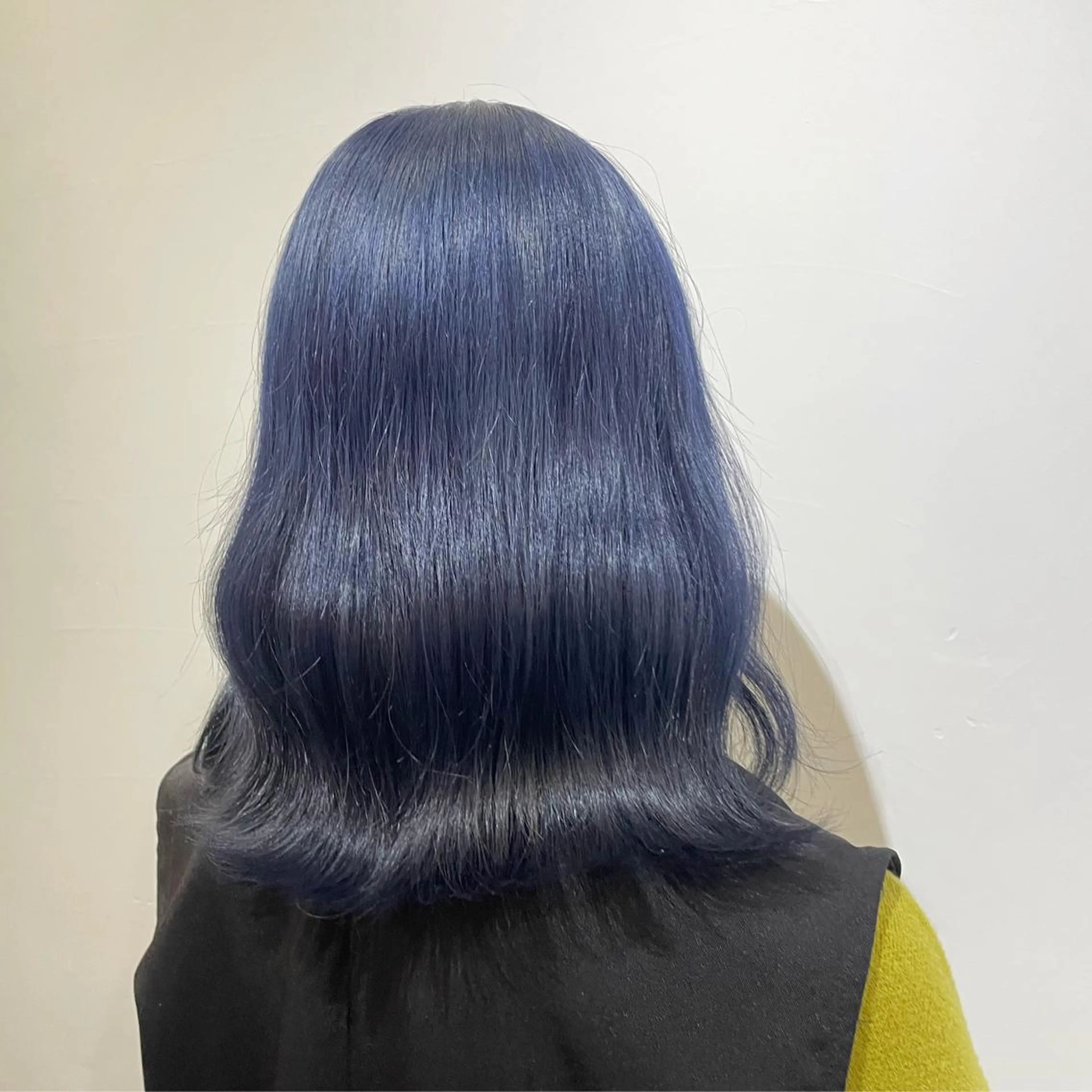 カラー ブリーチ ブルーカラー ネイビーカラー ハイトーンカラー🩵 指名多数💗横山聖奈のヘアスタイル