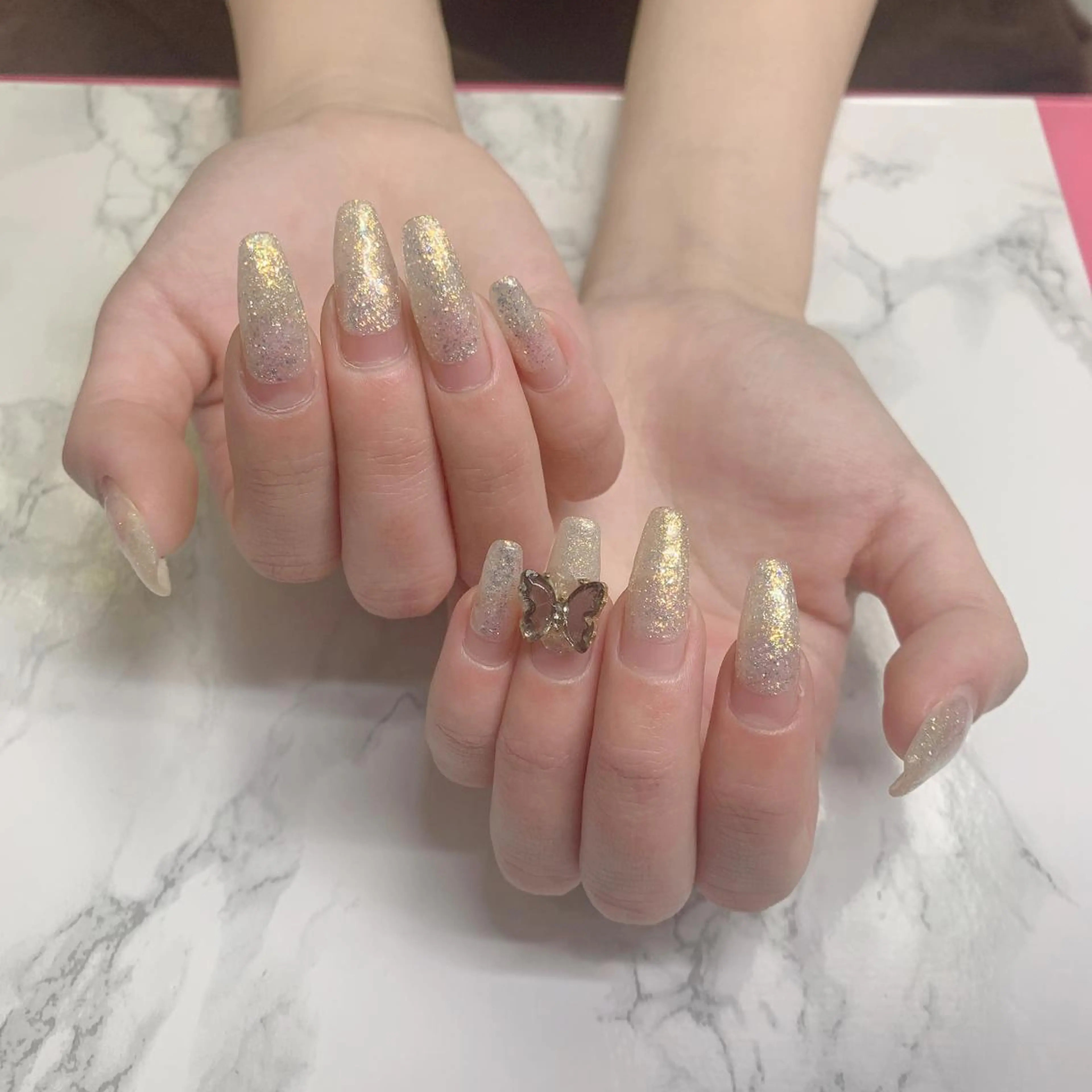 ネイル はな💎ネイル ワンホン、長さ出しのネイルデザイン