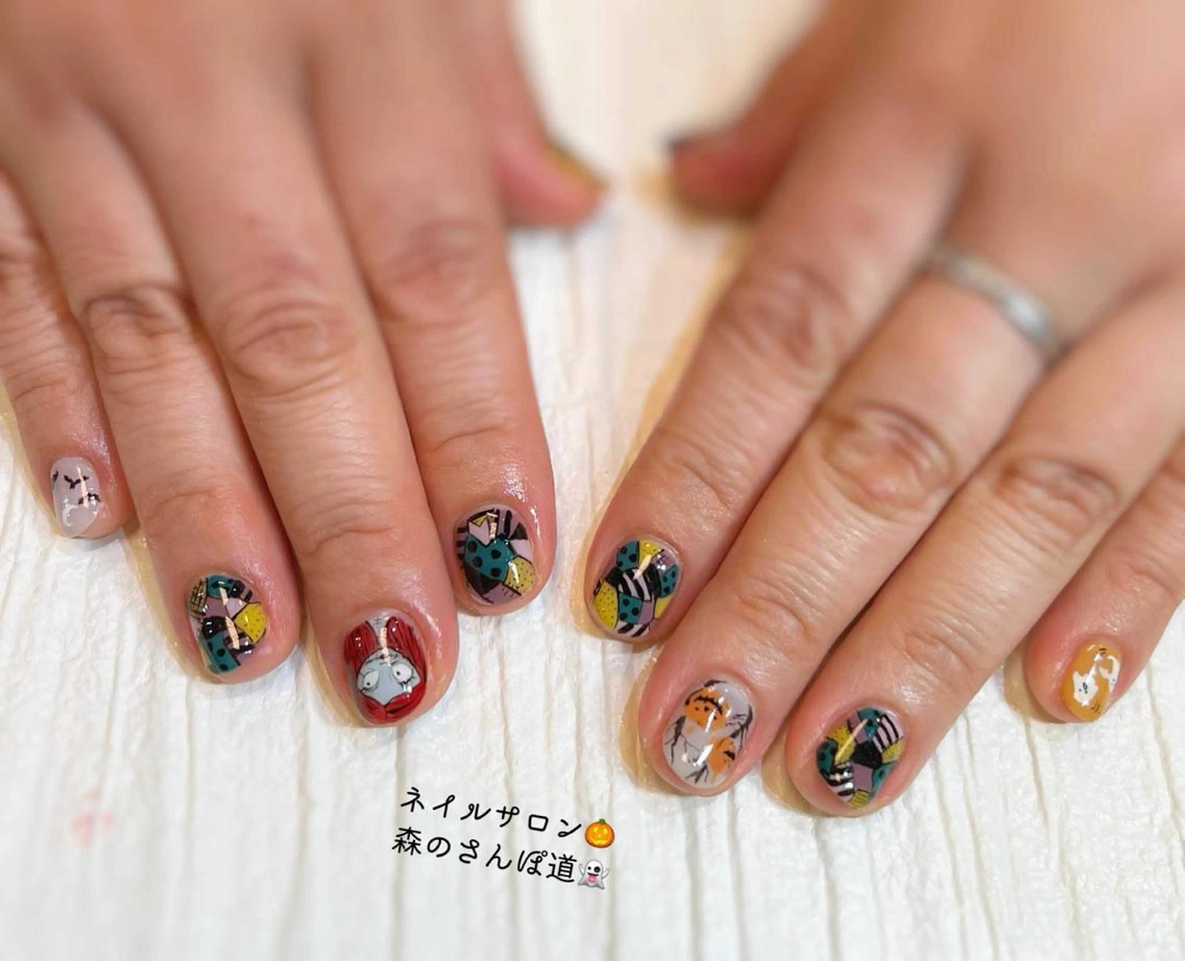 ネイル ハンドネイル ショートネイル 森のさんぽ道のネイルデザイン