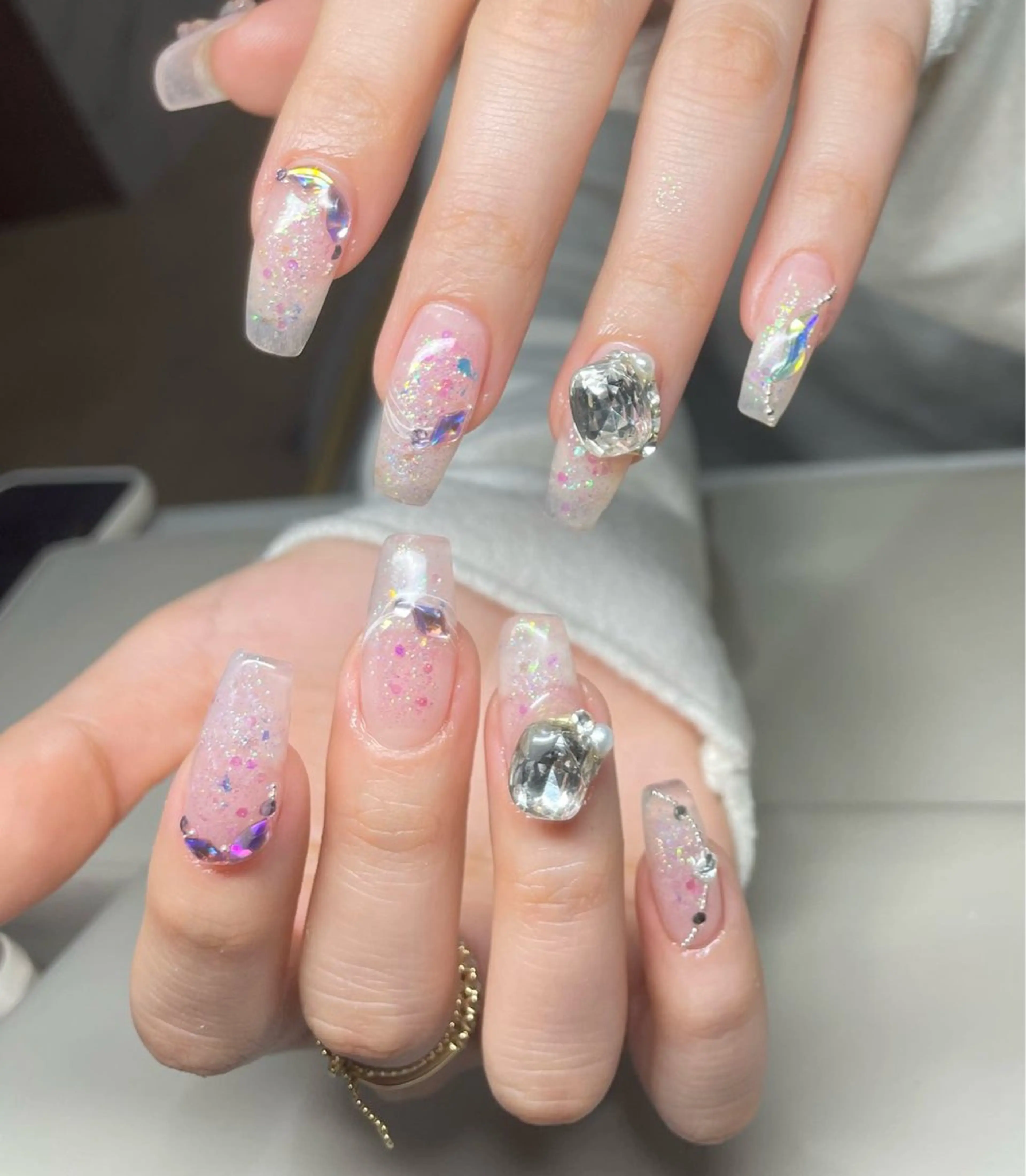 ネイル ハンドネイル AngelChris ビューティーサロンのネイルデザイン