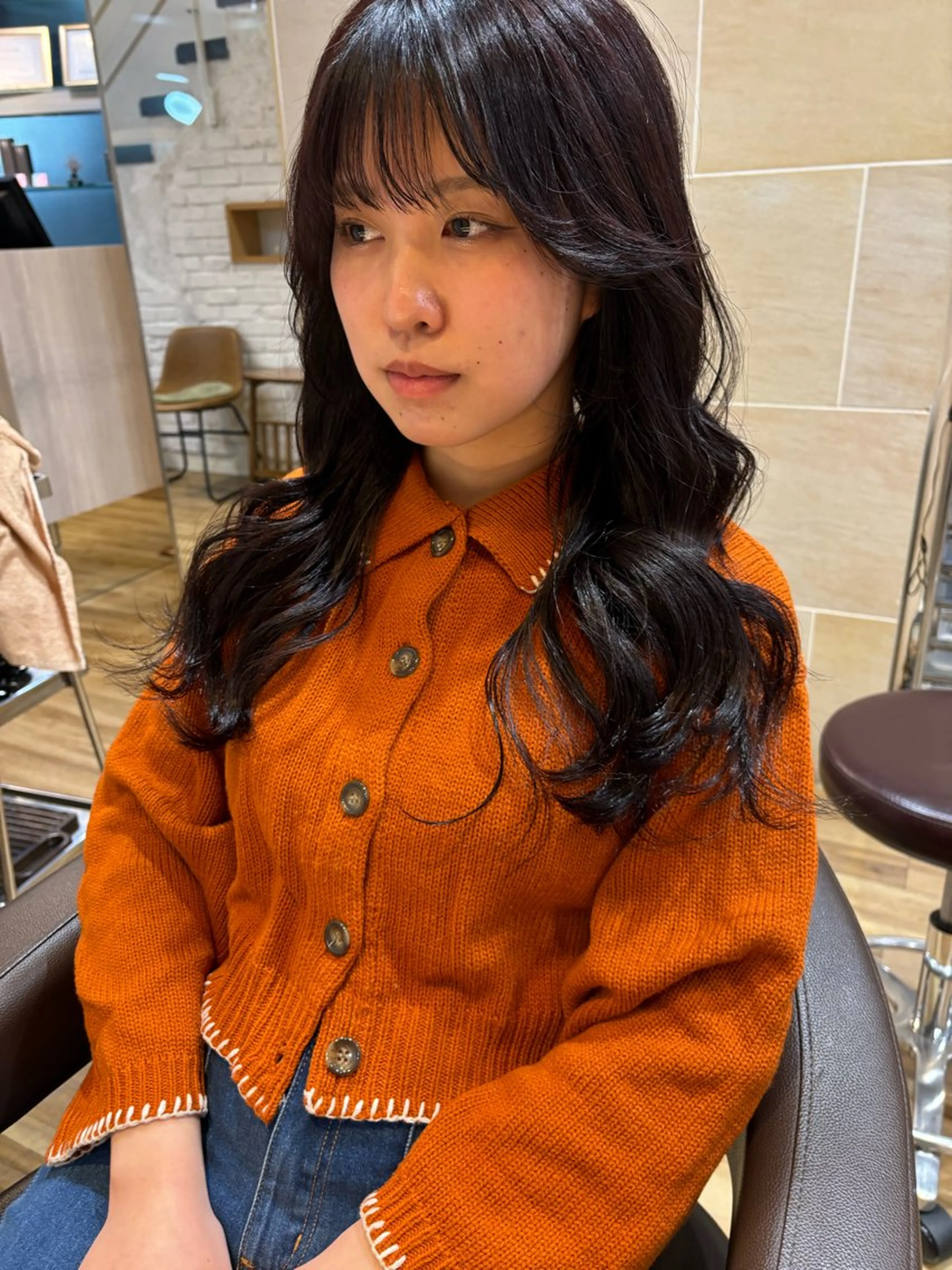 ロング カラー ロングレイヤー 黒髪 ラベンダーカラー レイヤーカット ロング カット ヘアカラー トリートメント レイヤーカット /透明感/千葉怜寿のヘアスタイル