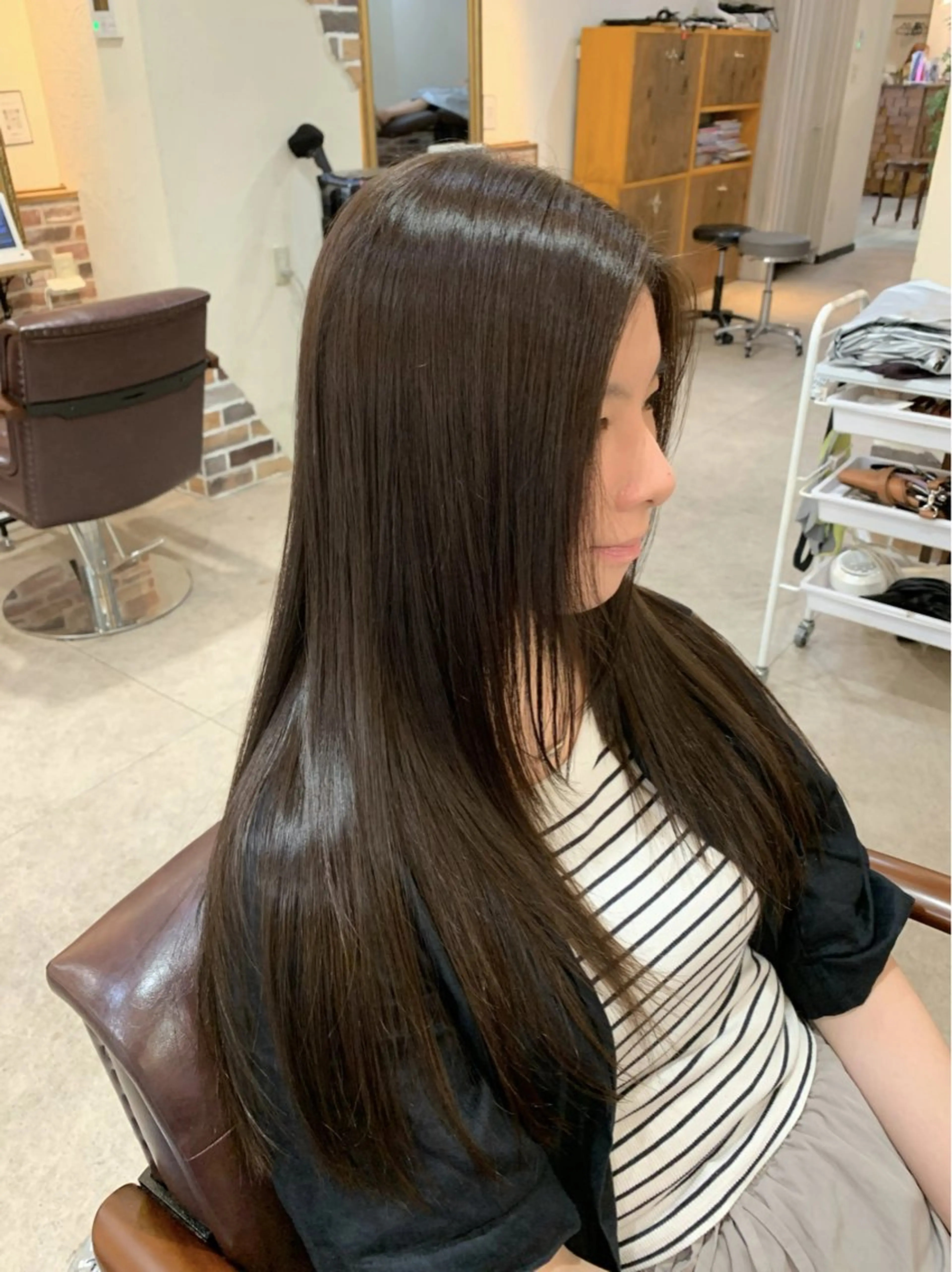 ロング カラー ブラウンカラー 透明感カラー オリーブブラウン レイヤーカット 越冨　レイヤー/ 顔周り特化/髪質改善のヘアスタイル