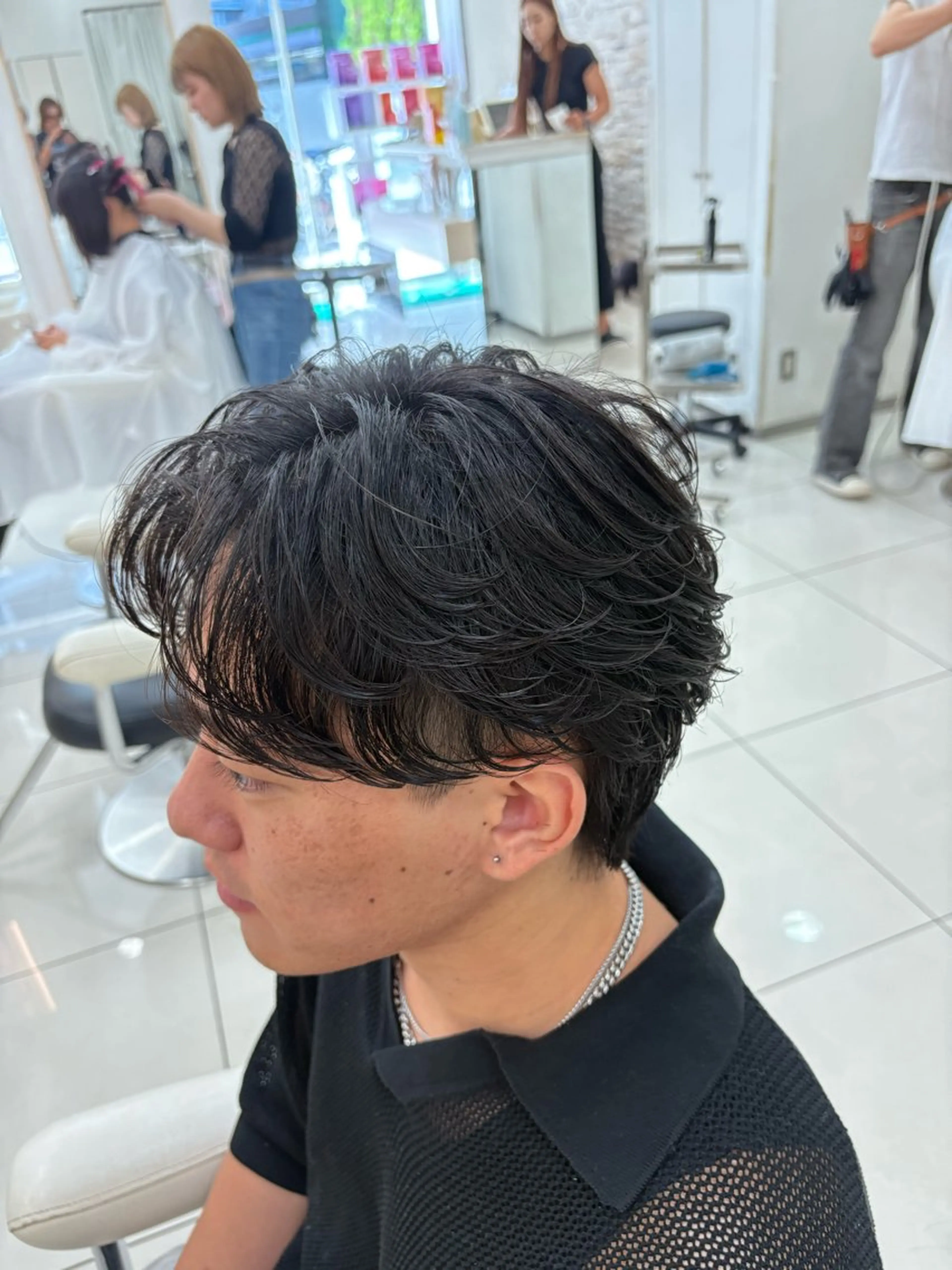 ショート パーマ メンズ センターパート フェードカット フェザーパーマ カルマパーマ マッシュ 髪質改善/艶カラー/ メンズパーマ/鈴木のヘアスタイル