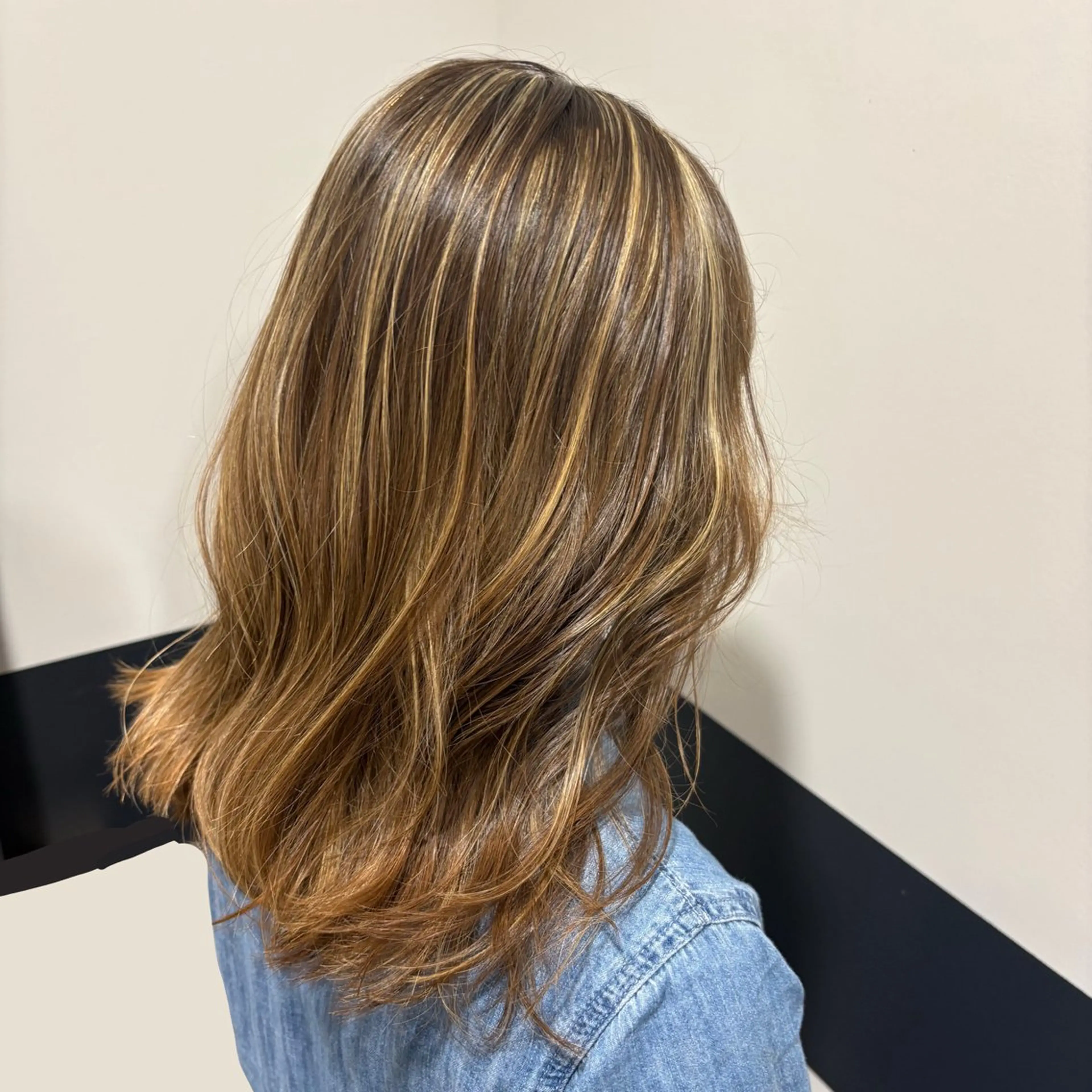 セミロング ハイライト ヘアカラー ボブ/外国人風カラー 🩵mikiのヘアスタイル