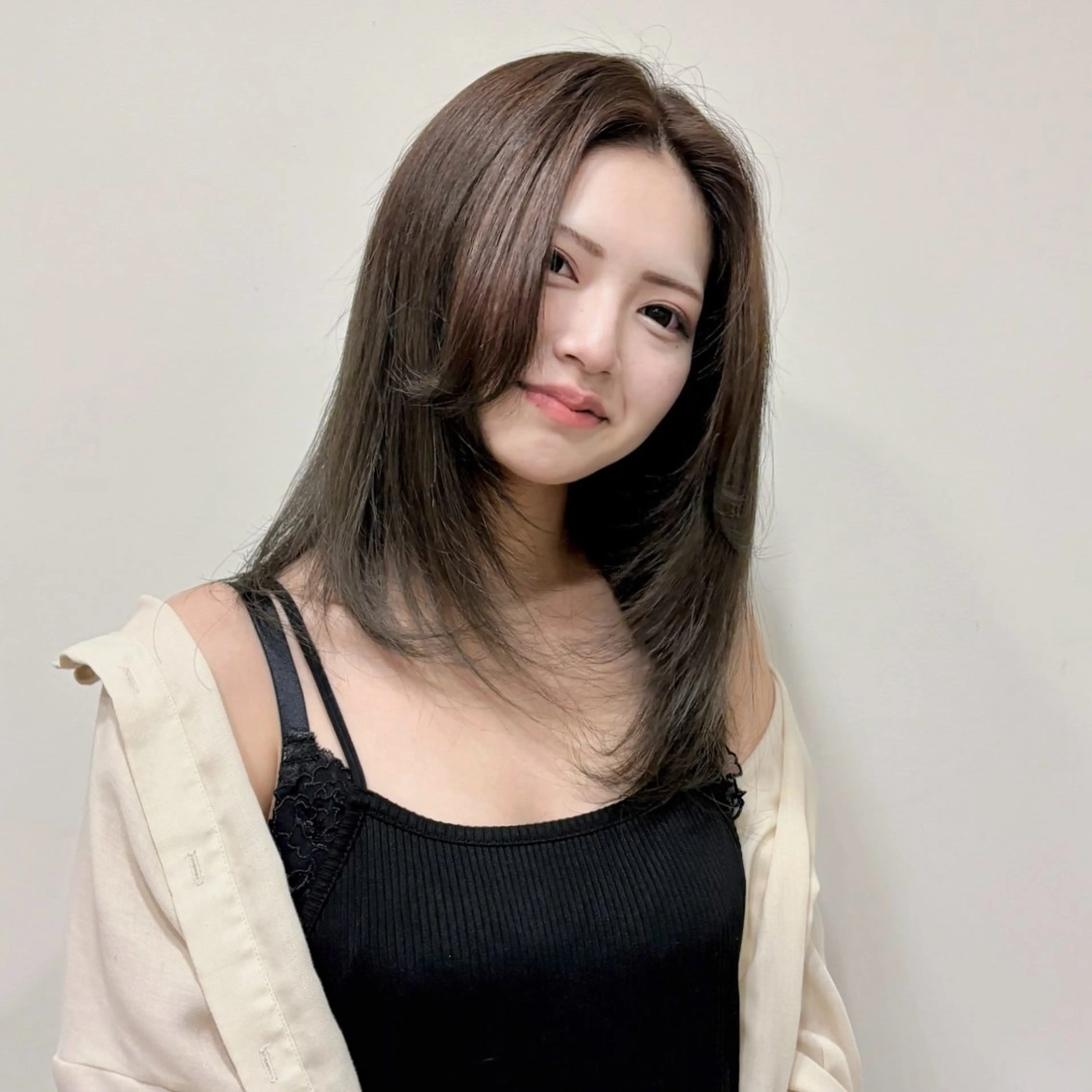 ミディアム カラー カット ヘアカラー トリートメント うる艶カラー/ レイヤー/アスカのヘアスタイル