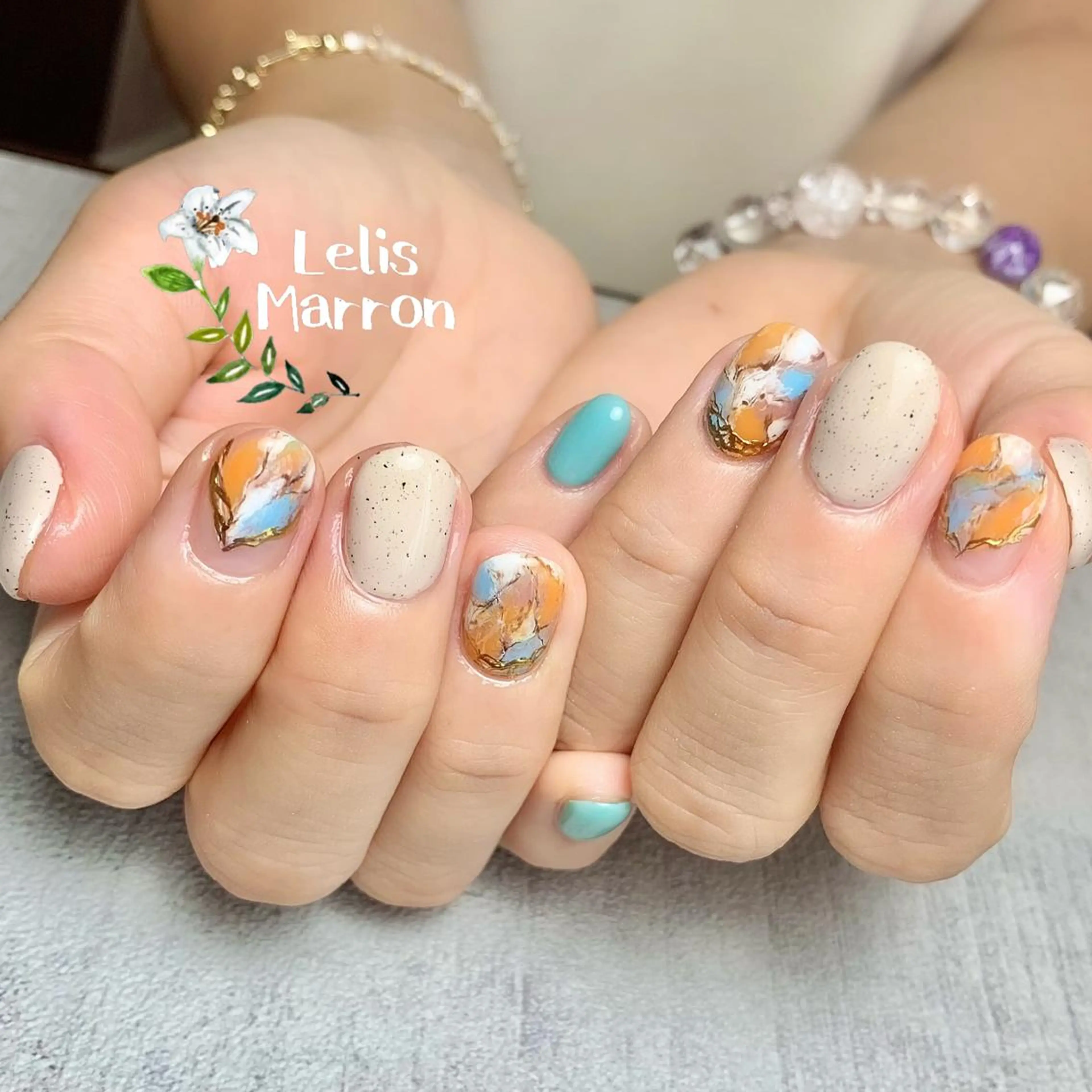 ネイル 大理石ネイル(マーブル) ミラーネイル ニュアンスネイル 岸 侑李のネイルデザイン