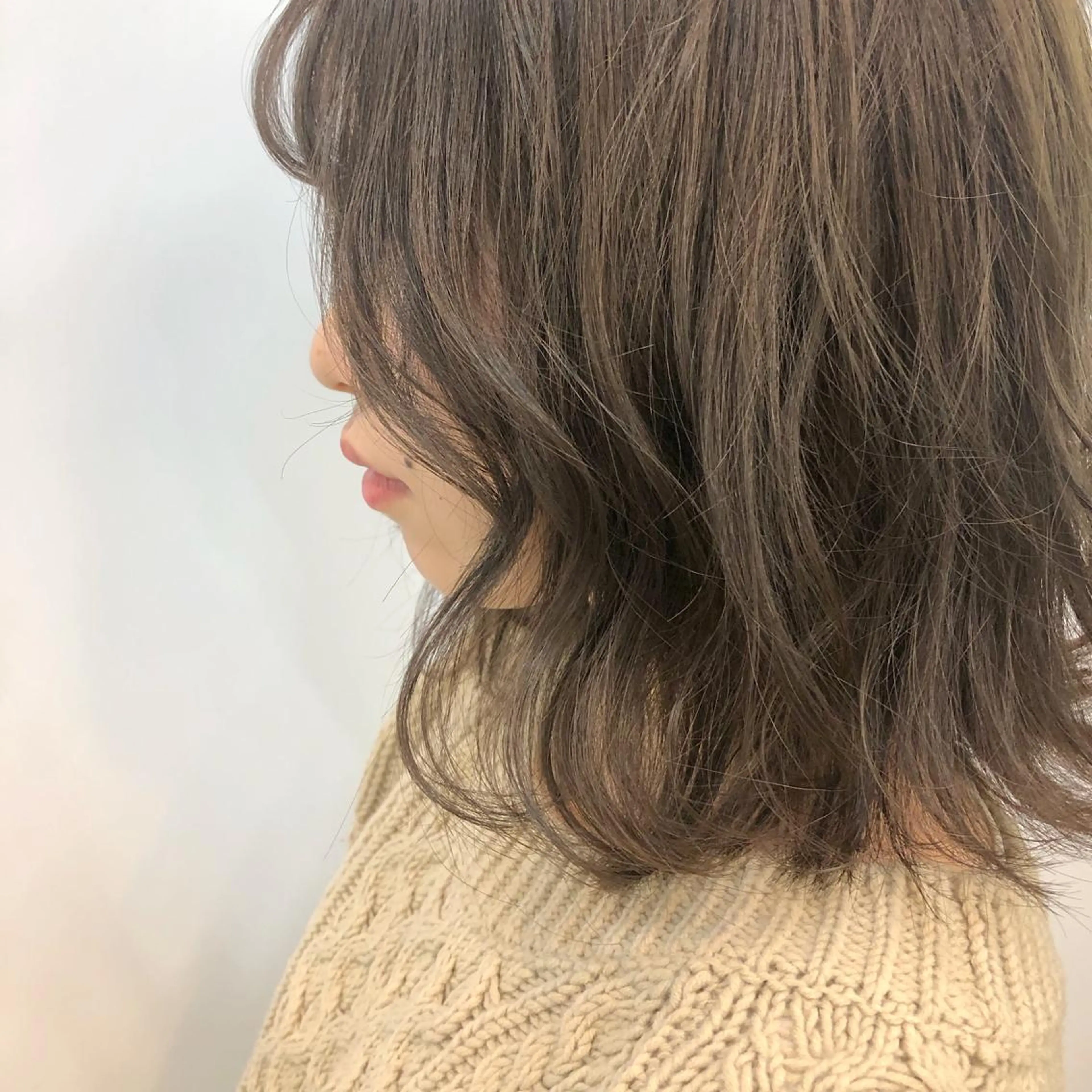 ミディアム kai .のヘアスタイル