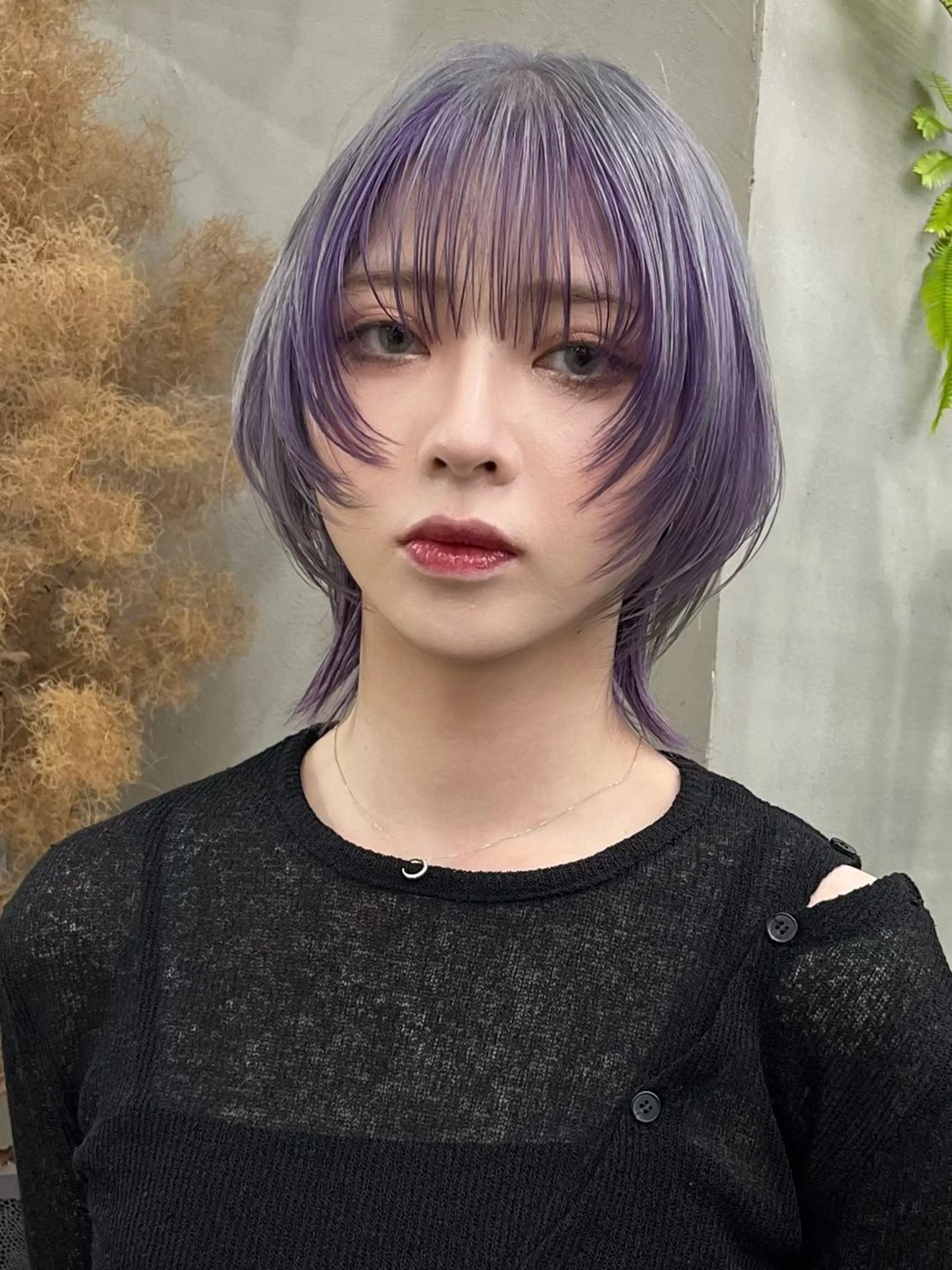 ミディアム カラー イツク ⚡️ ルーツ/ハイトーンのヘアスタイル