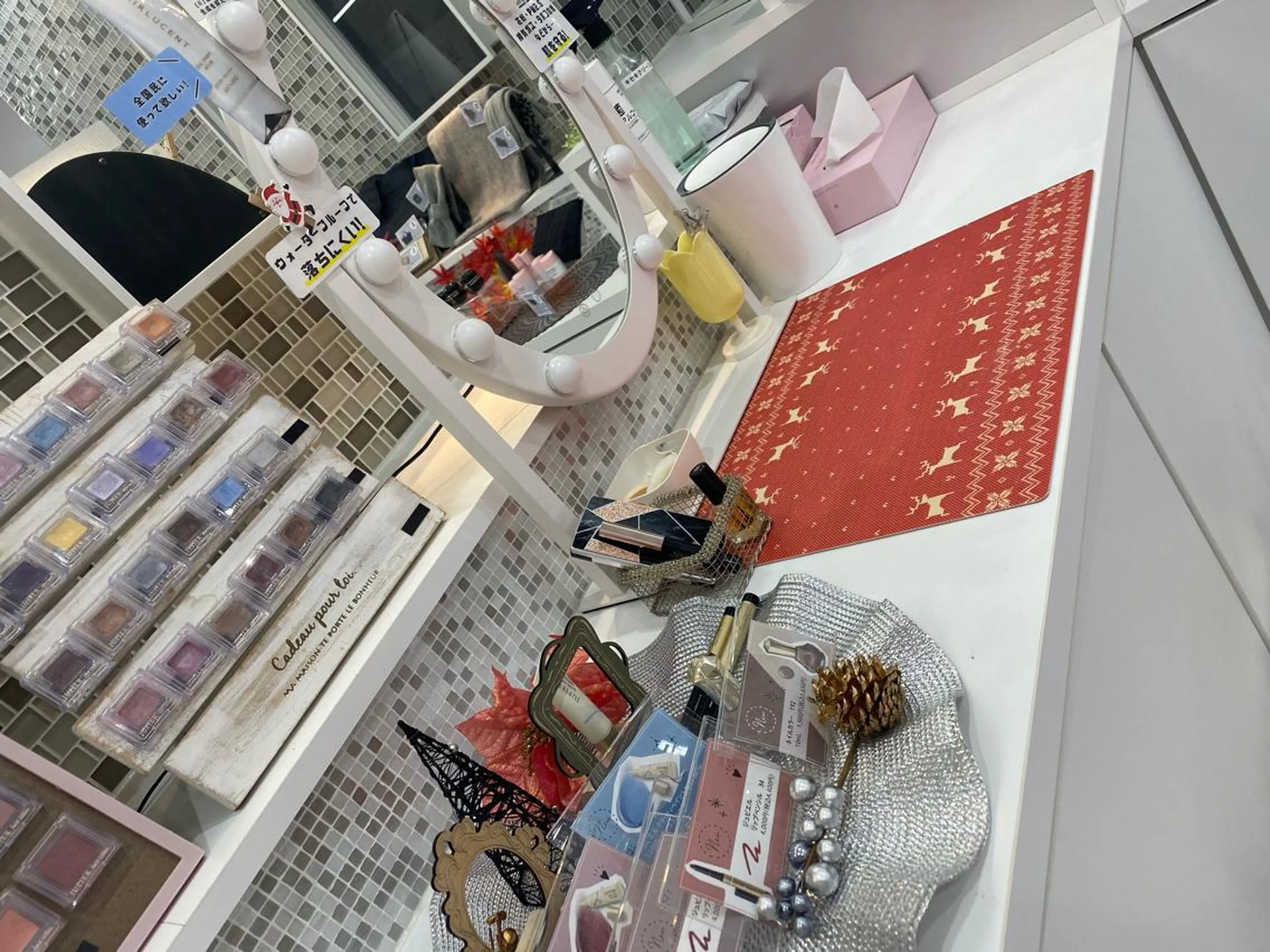 セミロング ネイル マツエク・マツパ アイブロウ 小倉 麻由のエステ・リラクイメージ