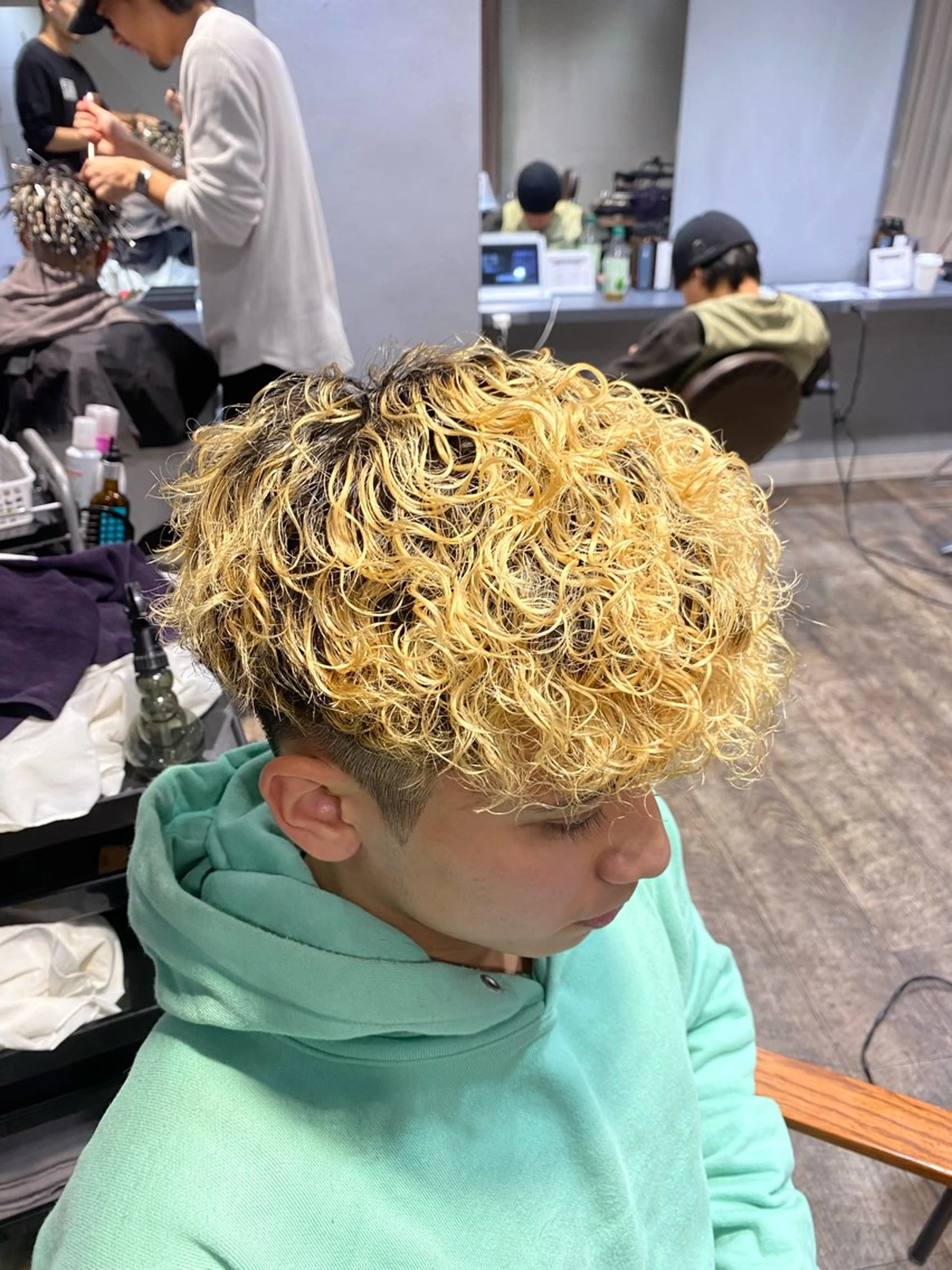 ショート パーマ メンズ メンズブリーチ メンズパーマ カット パーマ 大阪/メンズパーマ /海外風/江﨑翔のヘアスタイル