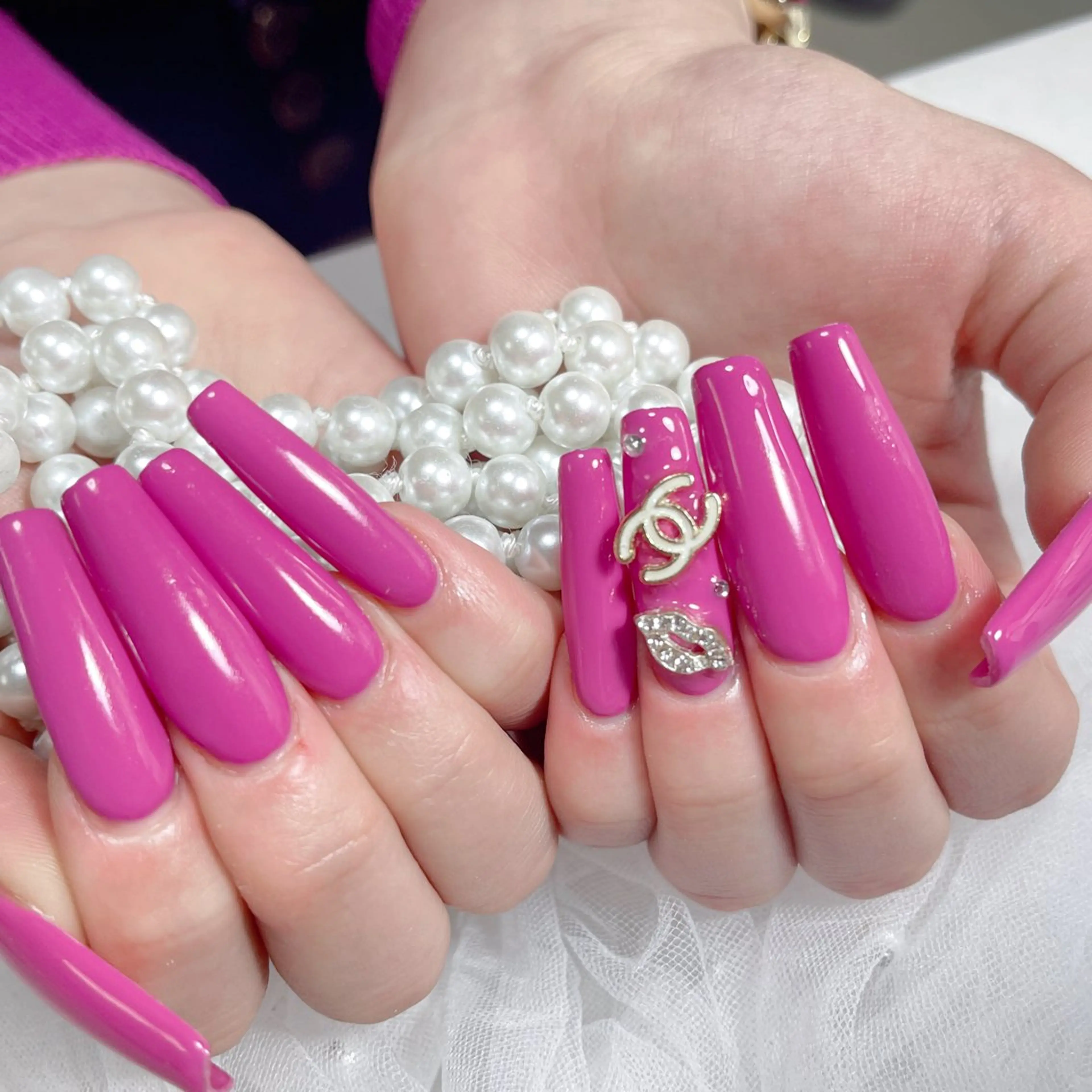 🉐🎀🎀チップ長さ出し🌟ワンカラー/ラメグラデーションコース⭐️ 高級パーツ2本or 10個ストーンの写真