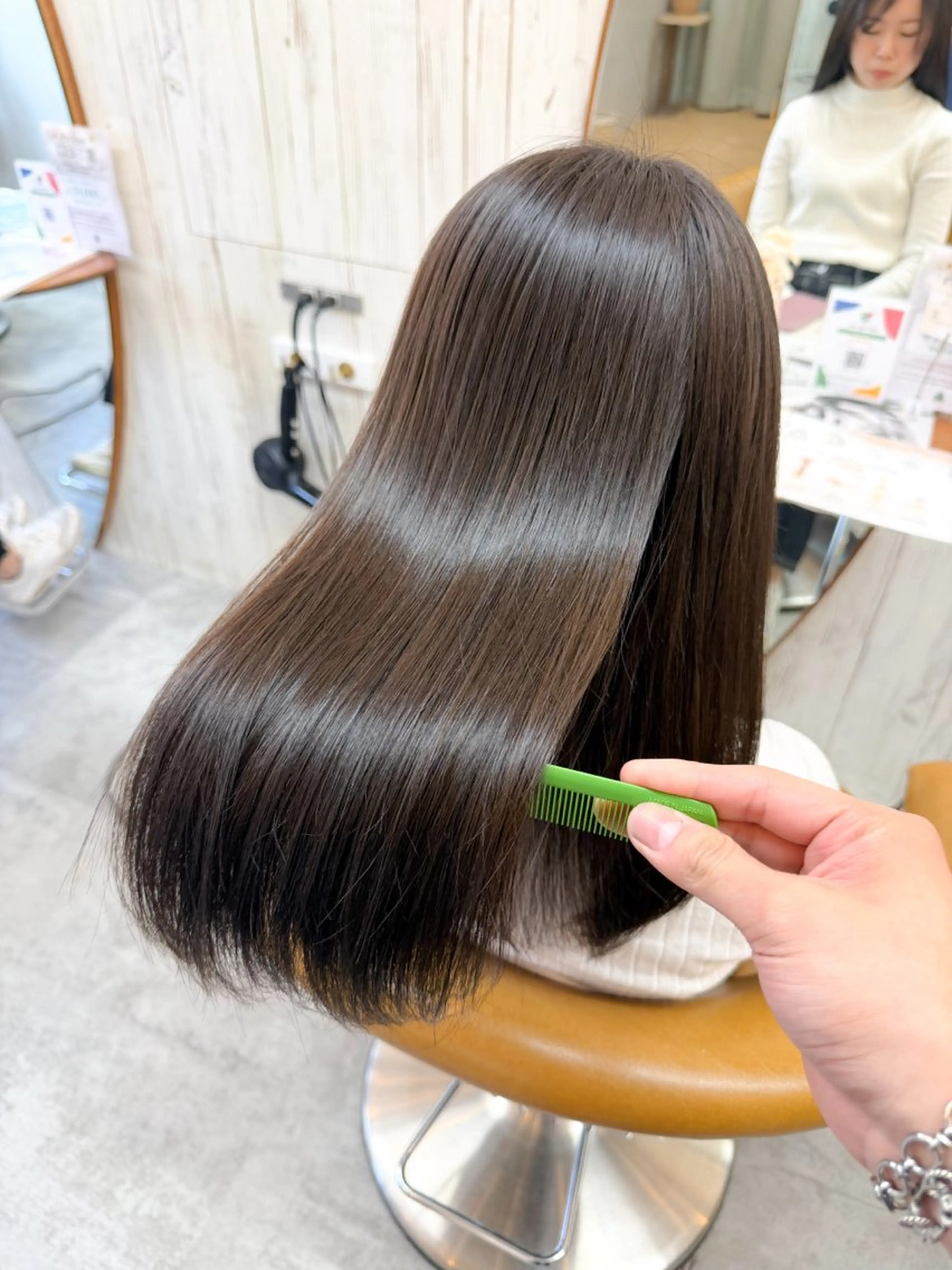 ロング カラー ショートボブ ハイライトカラー ボブ くびれヘア 顔周りカット カット 縮毛矯正 トリートメント 巻ける縮毛矯正✨ ボブ/ショートともきのヘアスタイル