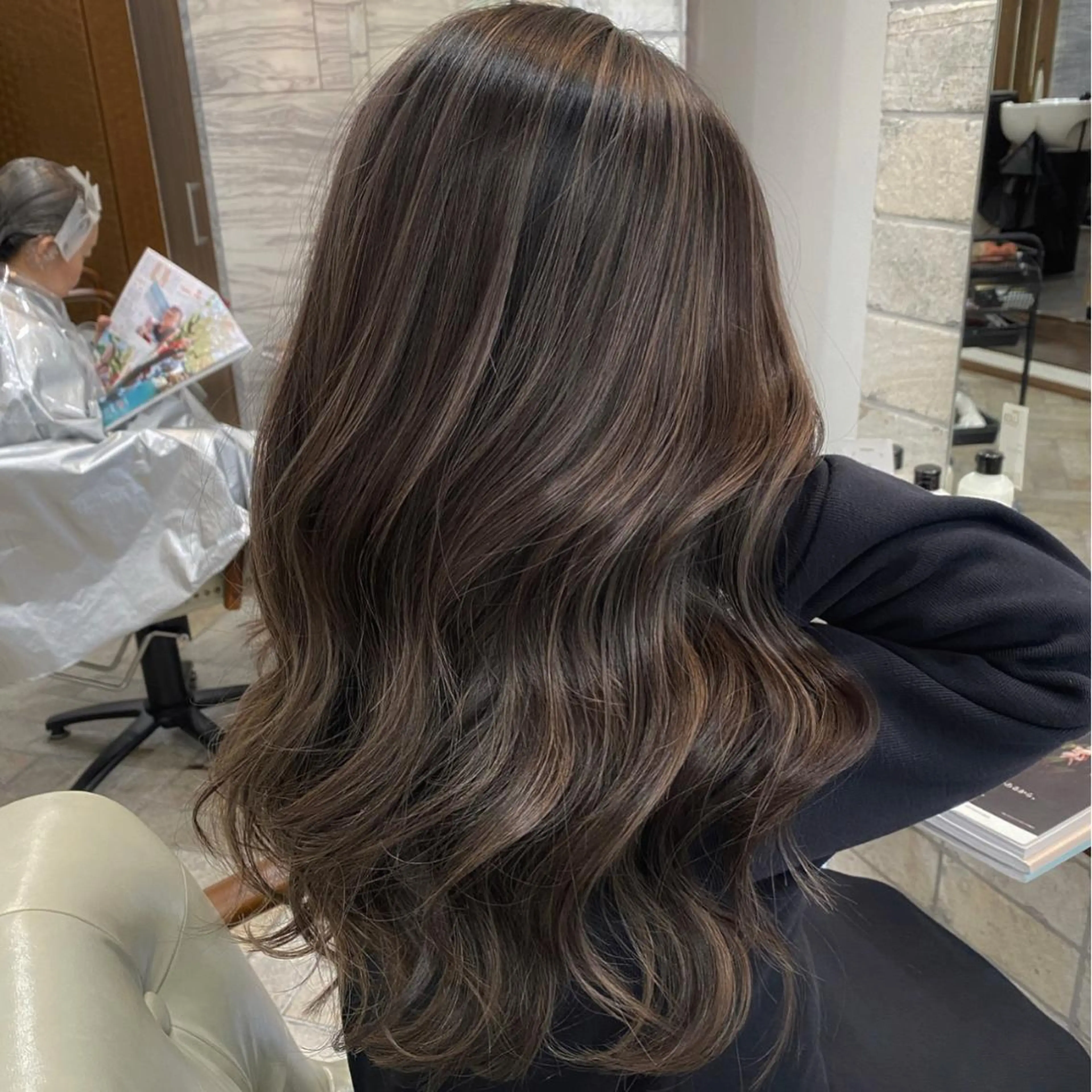 ロング カラー パーマ ヘアアレンジ メンズ キッズ ネイル マツエク・マツパ ヘアカラー ハイライト、レイヤー カット/西梅田/中西のヘアスタイル