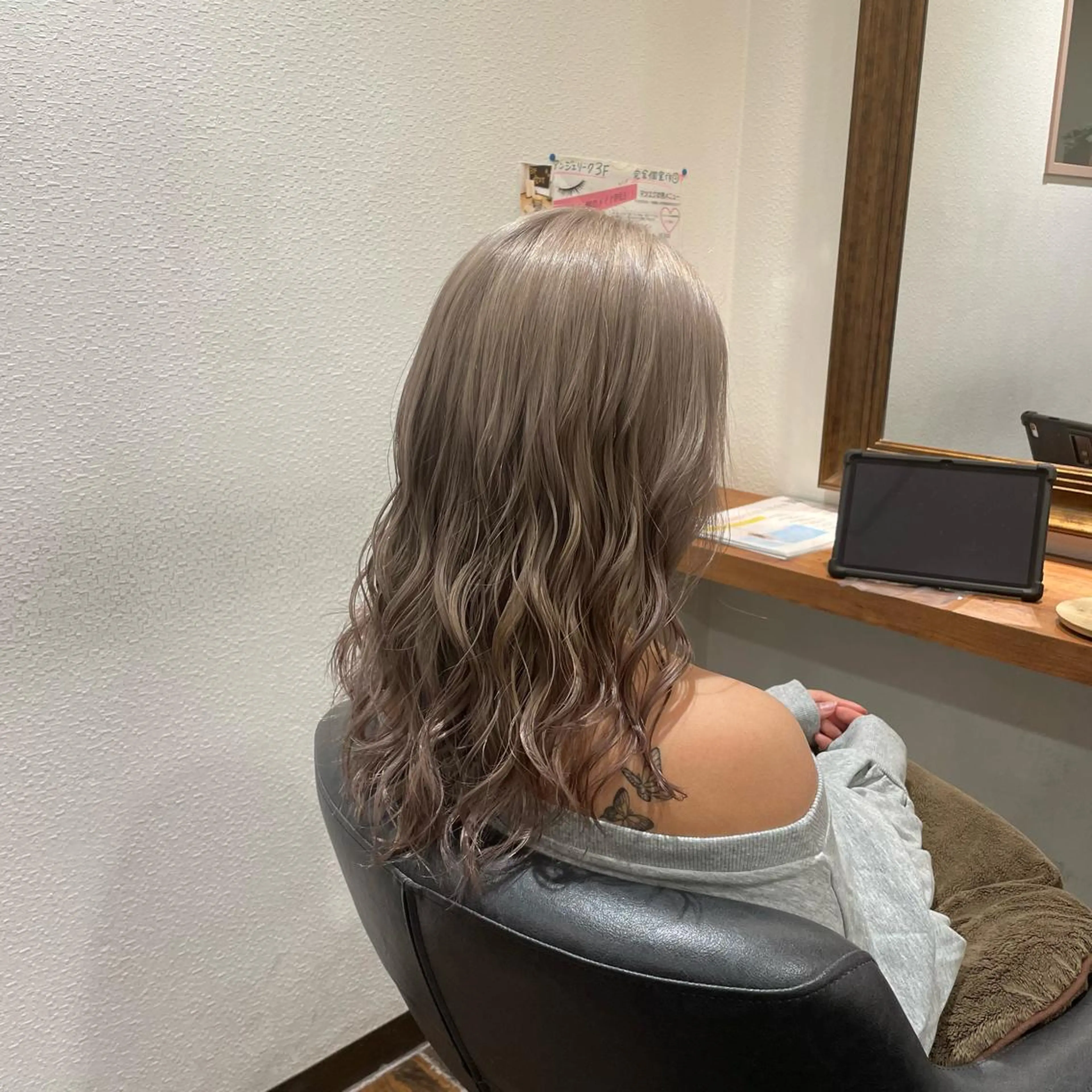 ミディアム カラー グレージュ ミルクティーグレージュ カット ヘアカラー Wataru 髪質改善カラー💎のヘアスタイル
