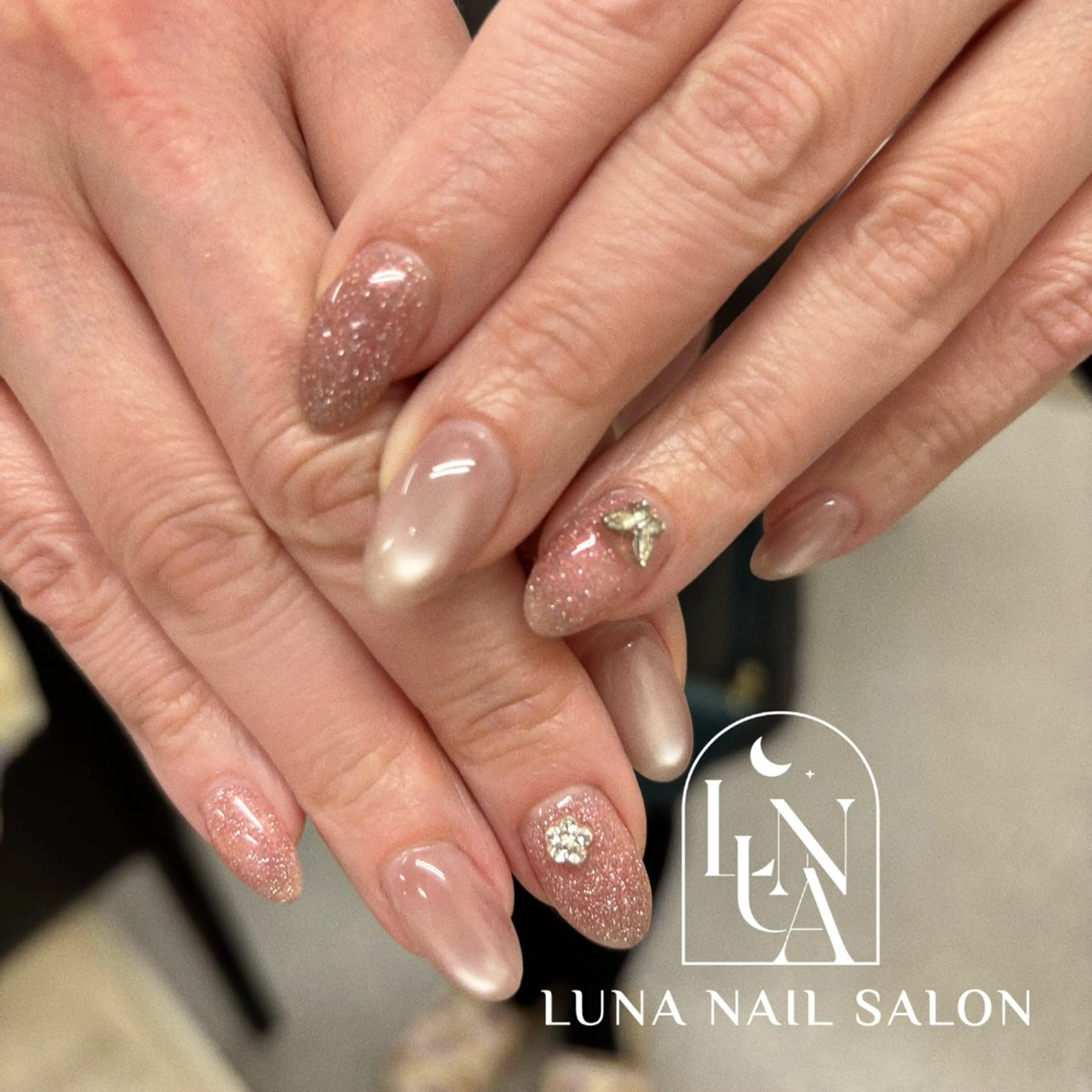 ネイル アートネイル フレンチネイル ジェルネイル ガラスフレンチ 韓国ネイル ハンドネイル ハンドケア LUNA Nail salon💕のネイルデザイン