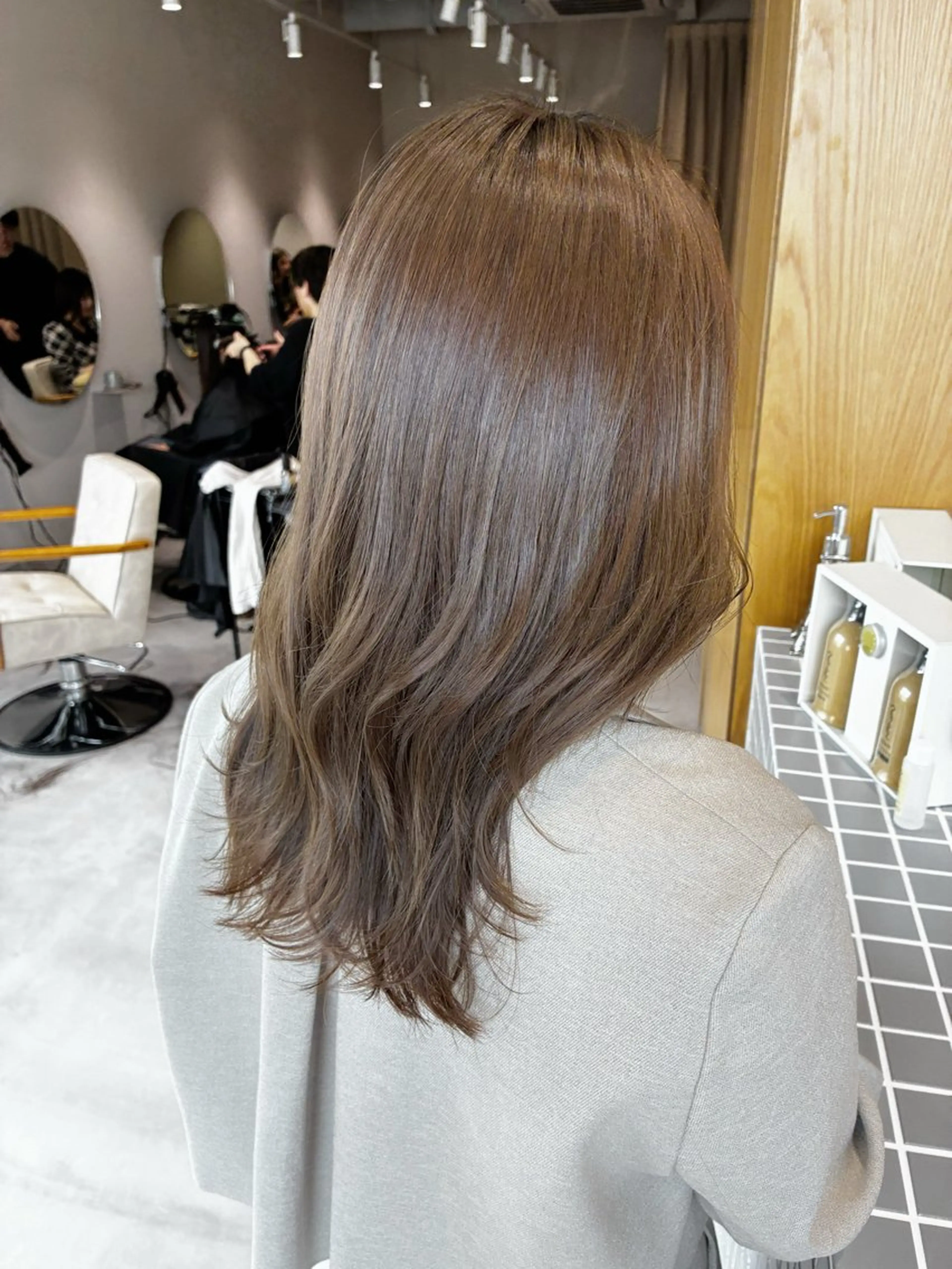 ミディアム カラー カット ヘアカラー 榎本 亜衣のヘアスタイル
