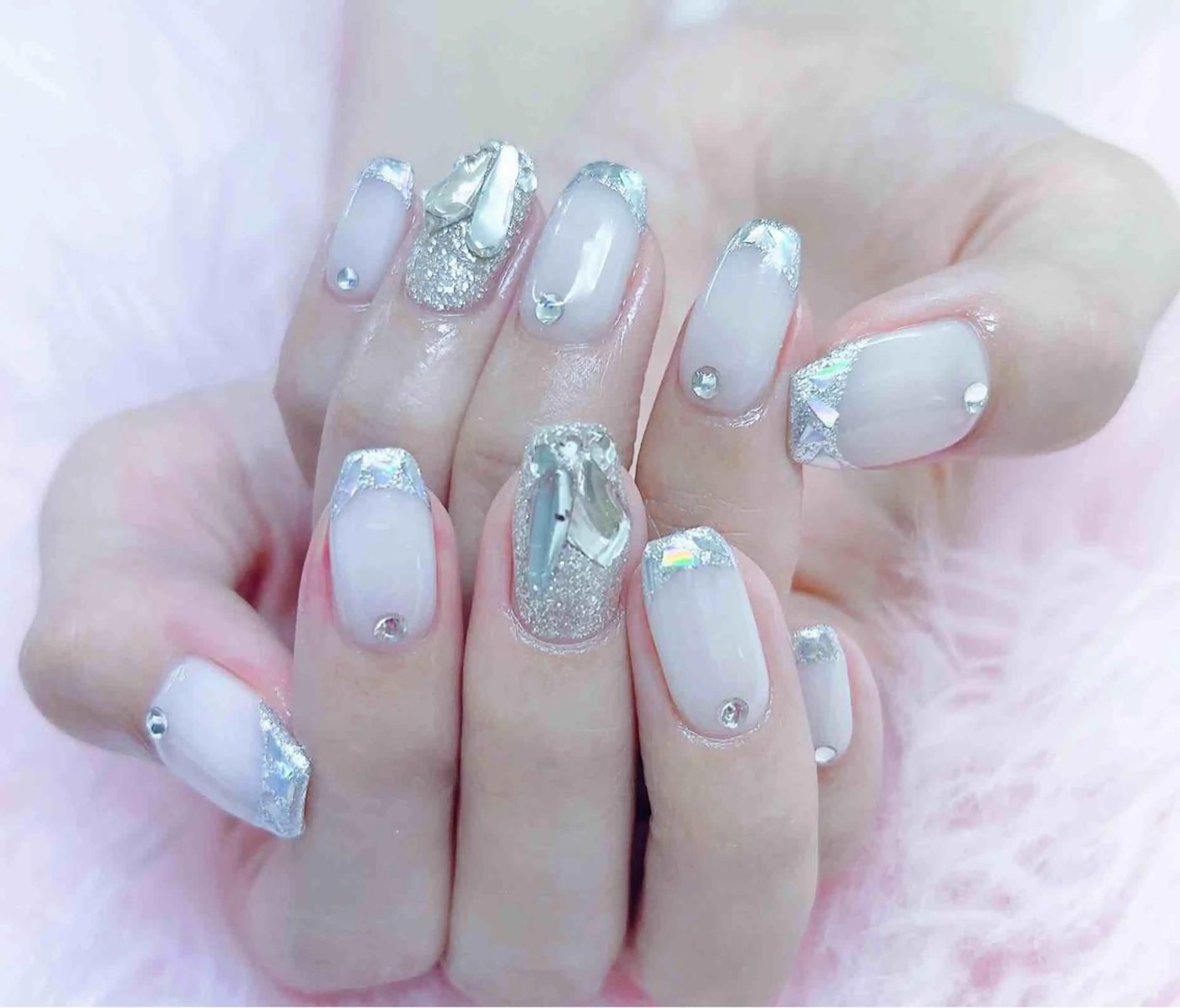 ネイル ハンドネイル MoonNail ユリ🌸のネイルデザイン
