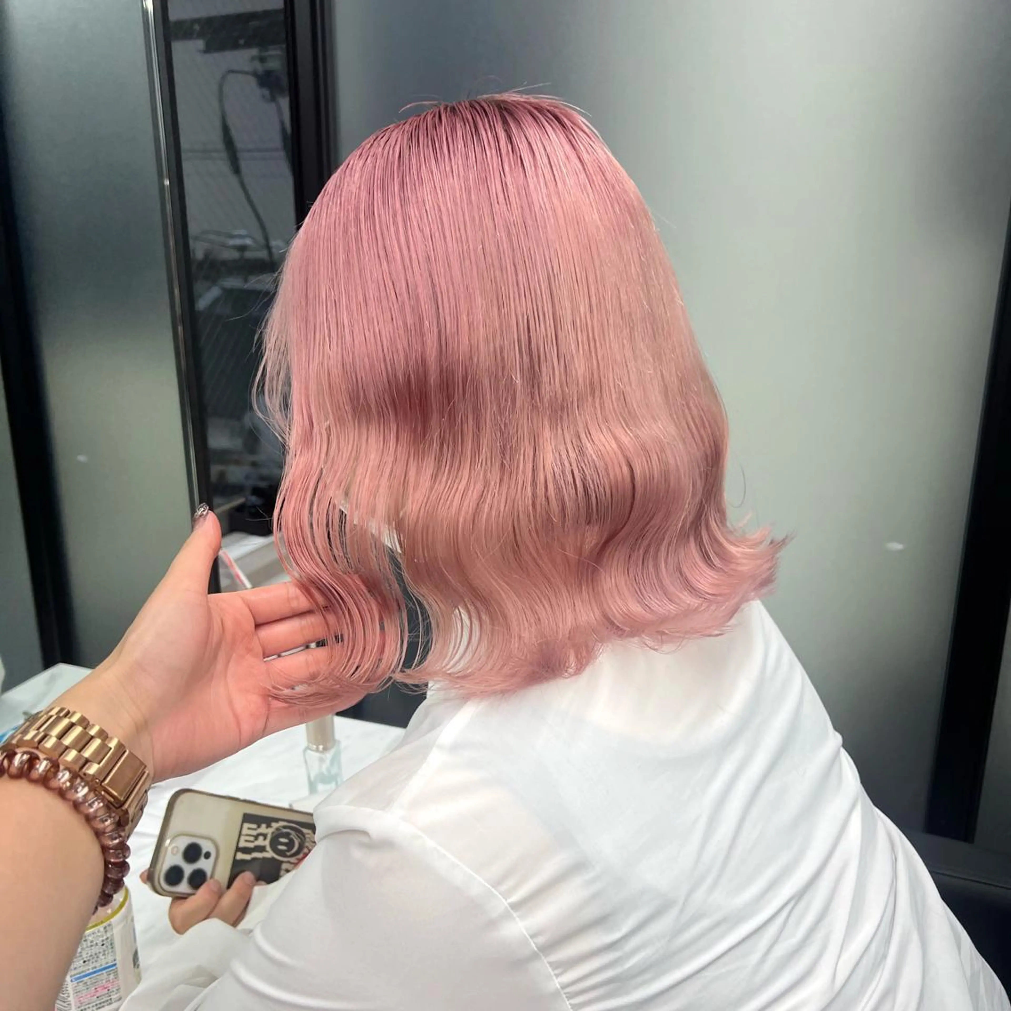 ミディアム カラー シールエクステ ハイトーンカラー エクステ シールエクステ特化 ハイトーン、NANAのヘアスタイル