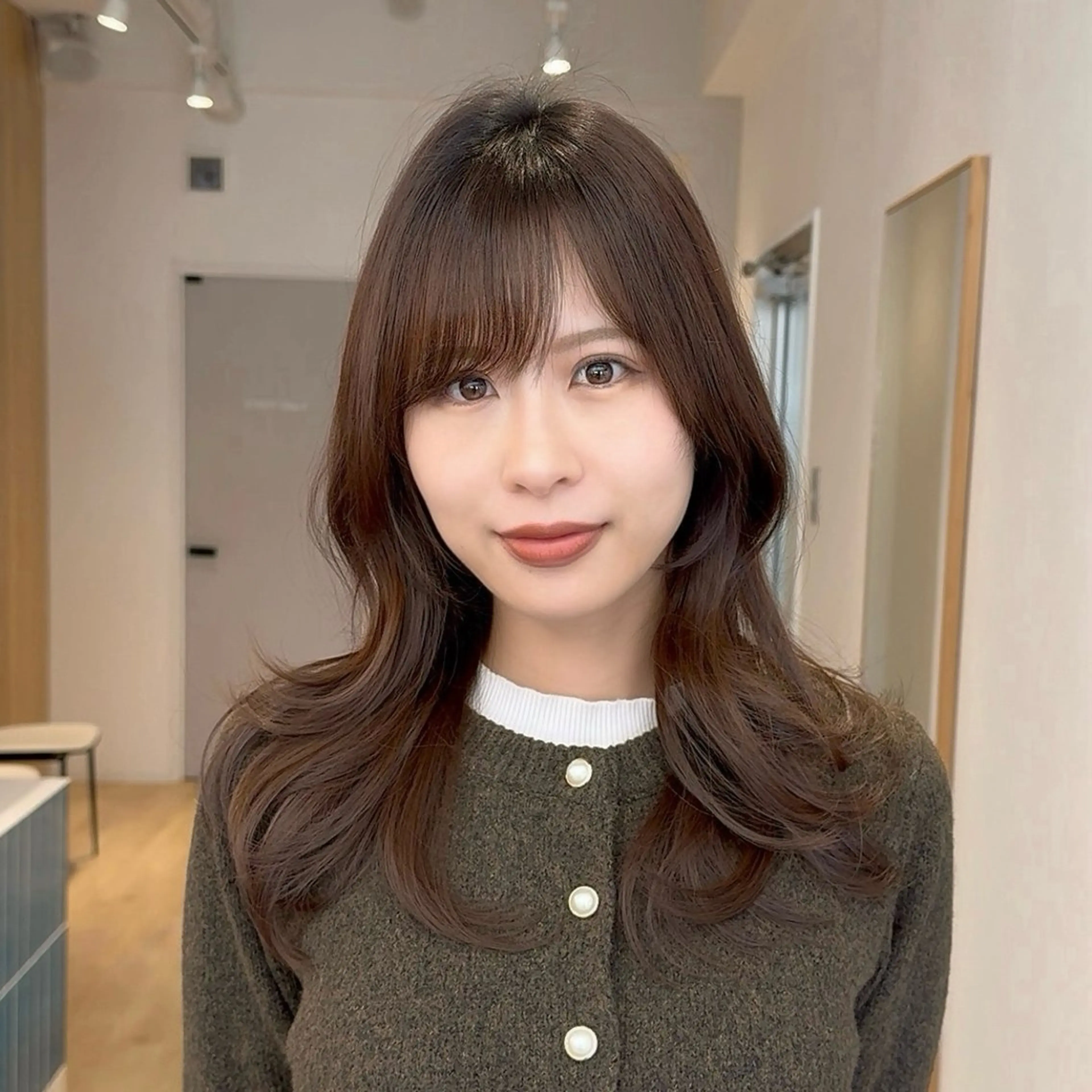 ロング くびれヘア レイヤーカット 新田 琴美/ レイヤー/透明感のヘアスタイル