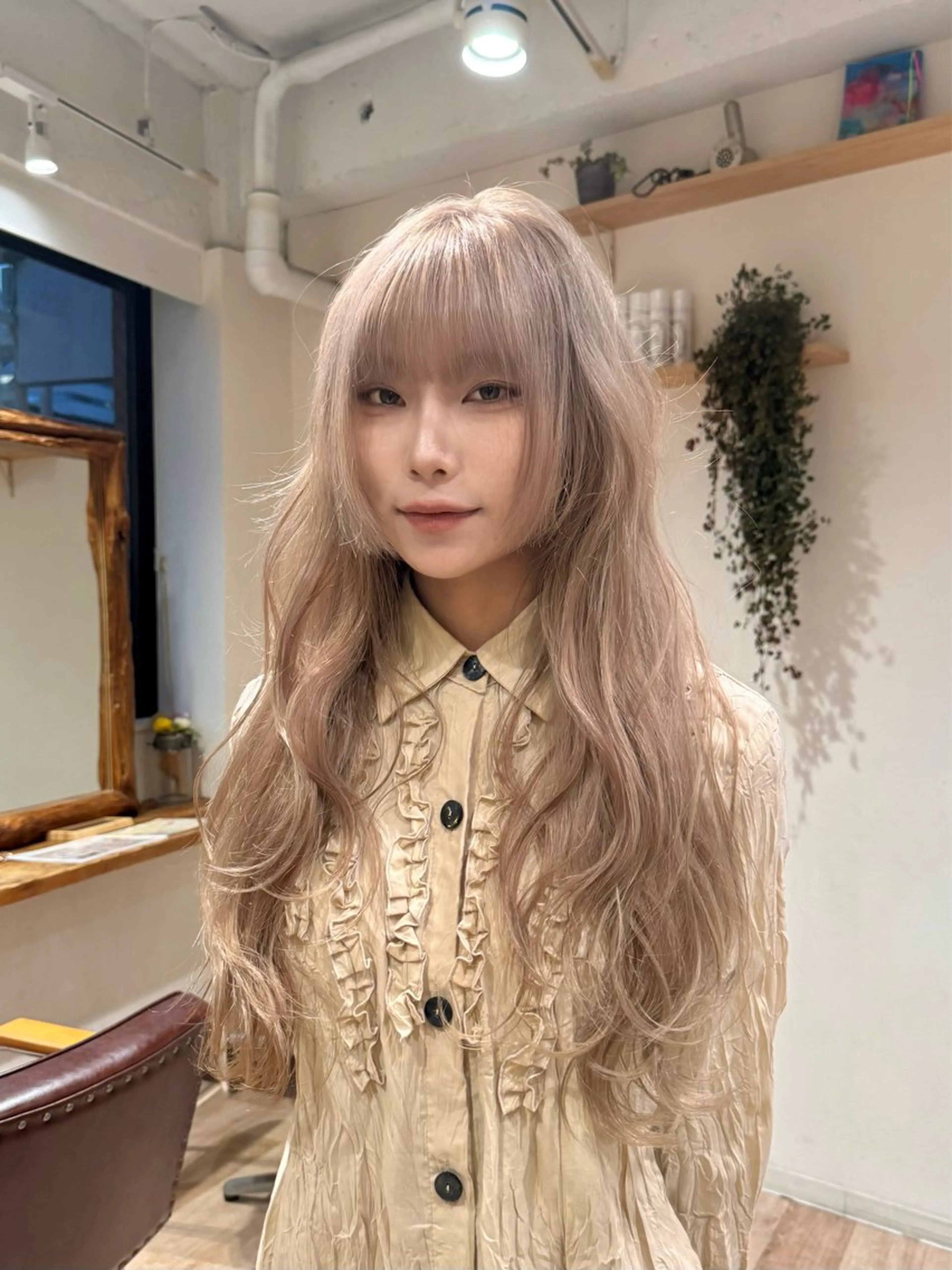 ロング カラー アッシュ ベージュカラー ブリーチ ハイトーンカラー ミルクティーベージュ ヘアカラー 𝙎𝙚𝙞𝙧𝙖 ☆カット/パーマのヘアスタイル