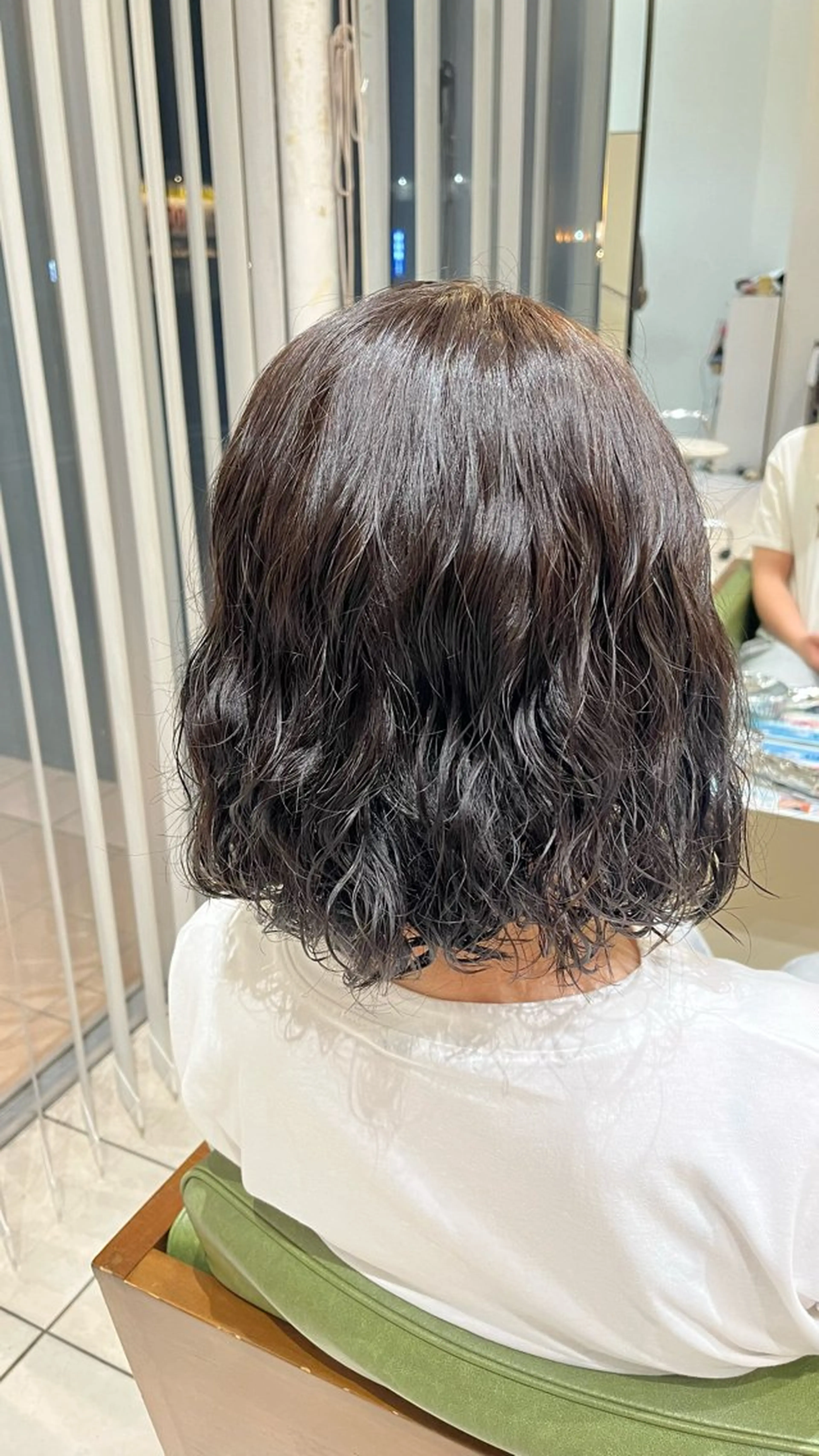 ミディアム パーマ ふかや まりかのヘアスタイル