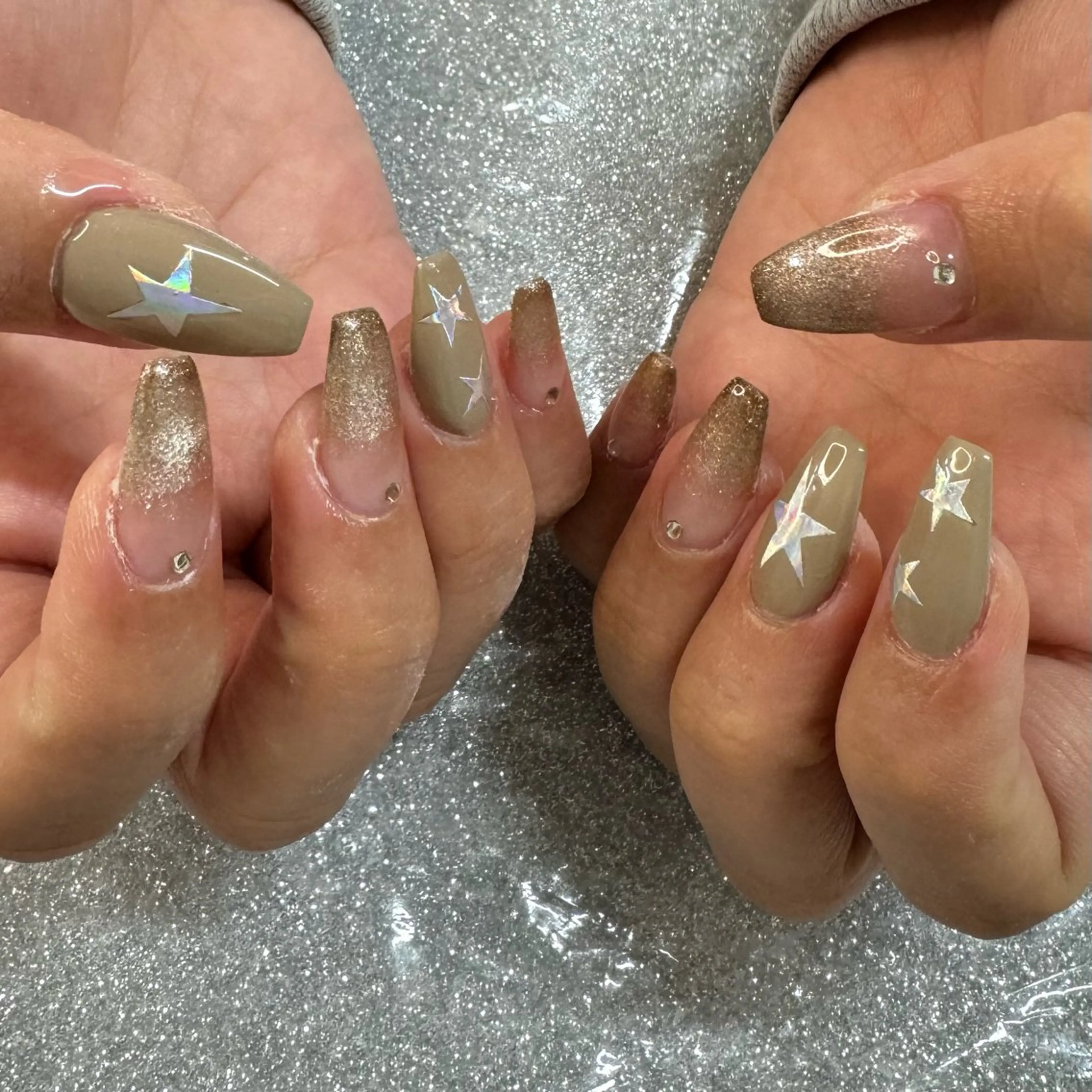 ネイル ハンドネイル VIERU 🌈🎀💖のネイルデザイン