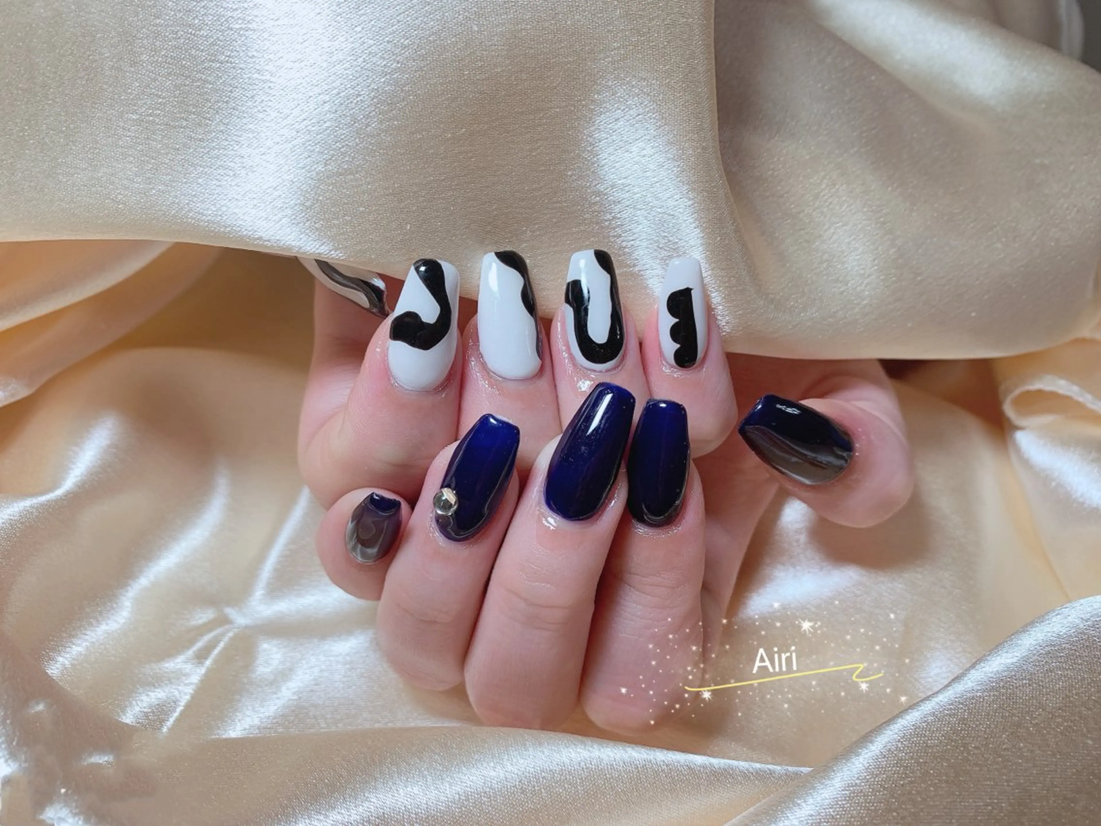 ネイル ハンドネイル ネイルサロンAiri 長さ出し·シンプルのネイルデザイン