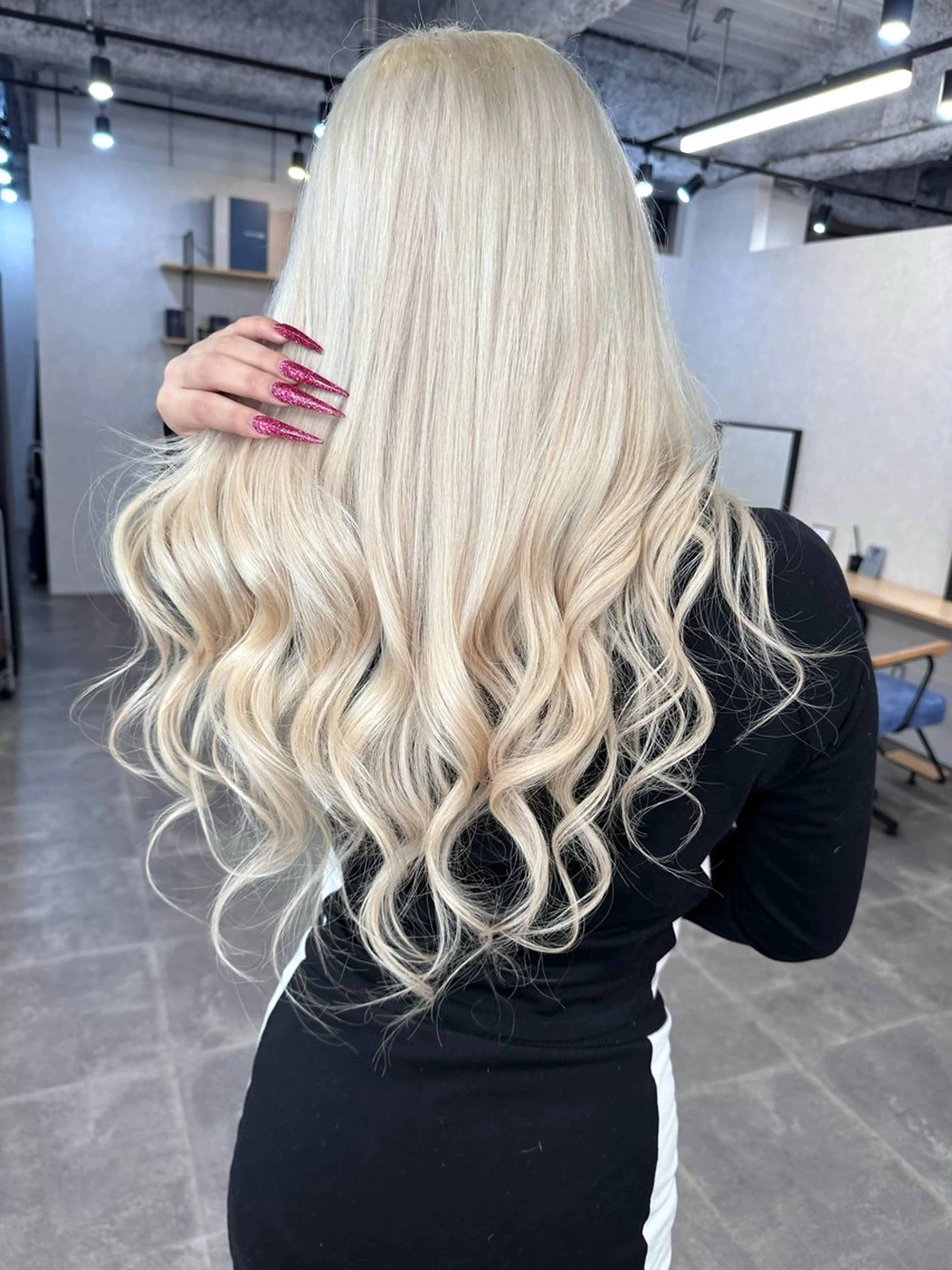 ロング カット ヘアカラー Aika 🖤のヘアスタイル