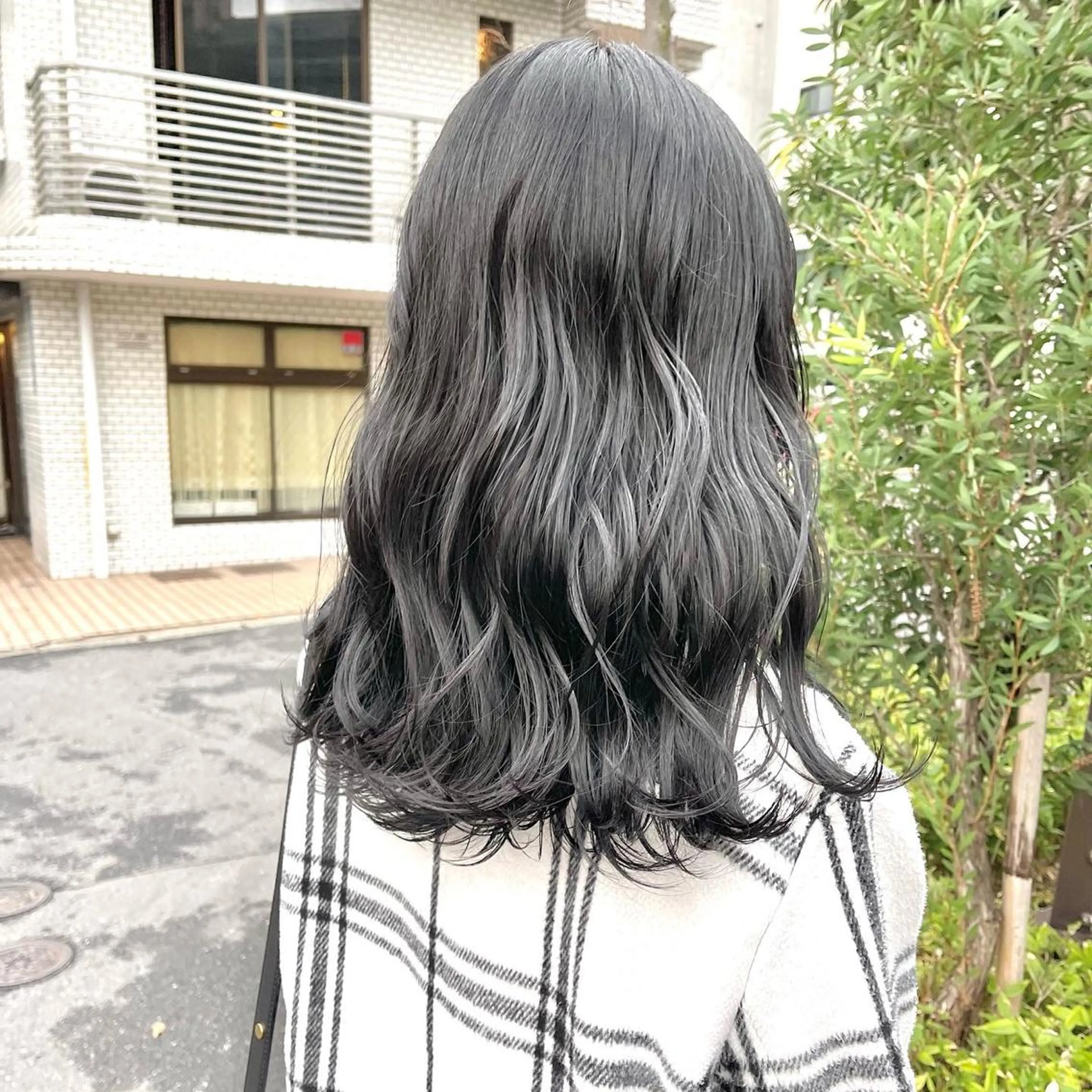 ロング カラー ブリーチ ブルーカラー ブルーグレー ブルーグレージュ 透明感カラー 似合わせショート×透 明感/やじまたかしのヘアスタイル